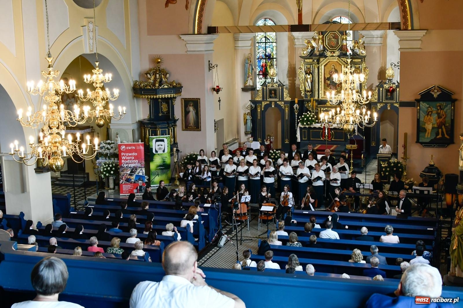 Zdjęcie w galerii na portalu naszraciborz.pl: Chór z Brzezia i Młodzieżowa Orkiestra Symfoniczna na wspólnym koncercie na Zielone Świątki wiadomości z regionu