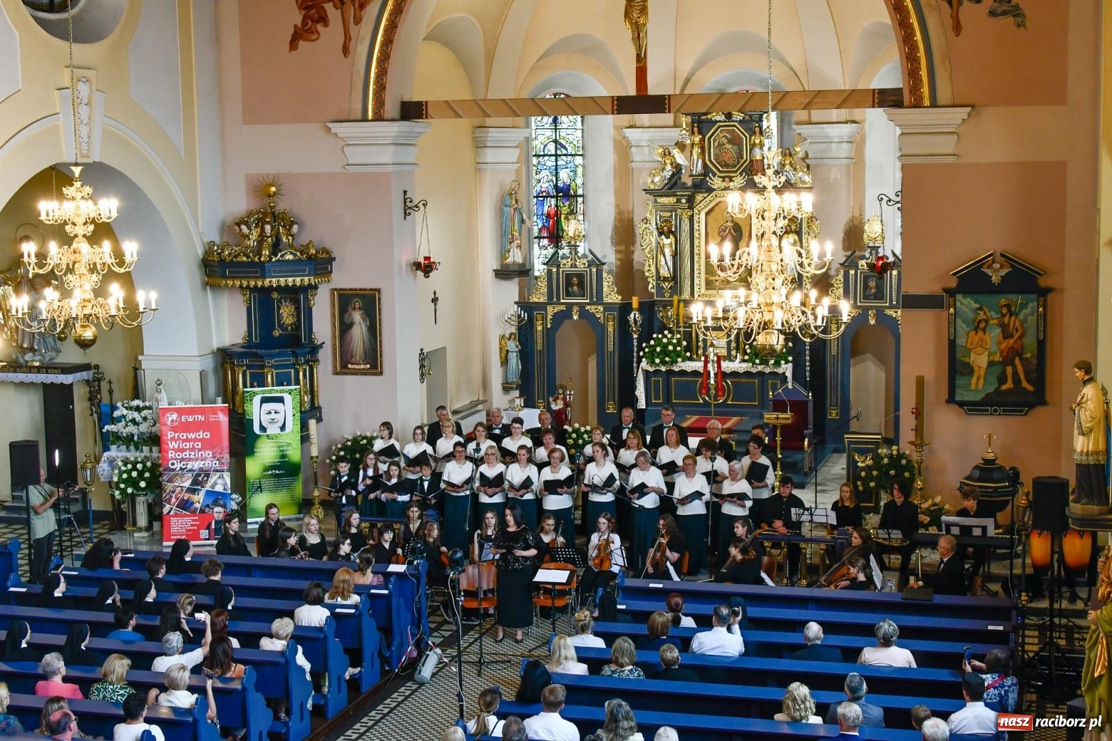 Zdjęcie w galerii na portalu naszraciborz.pl: Chór z Brzezia i Młodzieżowa Orkiestra Symfoniczna na wspólnym koncercie na Zielone Świątki wiadomości z regionu