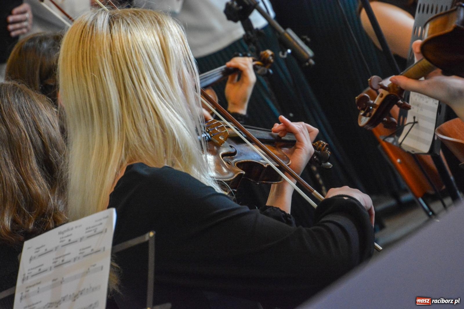 Zdjęcie w galerii na portalu naszraciborz.pl: Chór z Brzezia i Młodzieżowa Orkiestra Symfoniczna na wspólnym koncercie na Zielone Świątki wiadomości z regionu