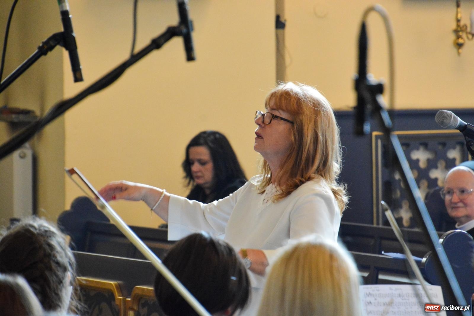 Zdjęcie w galerii na portalu naszraciborz.pl: Chór z Brzezia i Młodzieżowa Orkiestra Symfoniczna na wspólnym koncercie na Zielone Świątki wiadomości z regionu