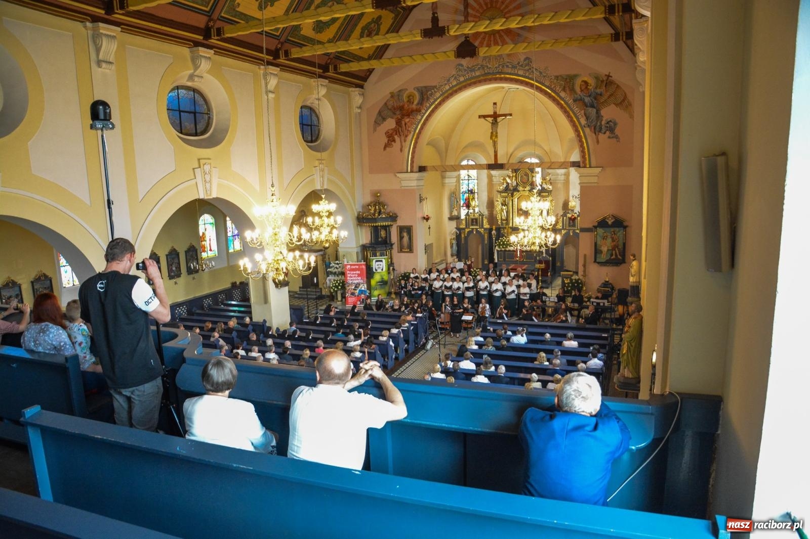 Zdjęcie w galerii na portalu naszraciborz.pl: Chór z Brzezia i Młodzieżowa Orkiestra Symfoniczna na wspólnym koncercie na Zielone Świątki wiadomości z regionu