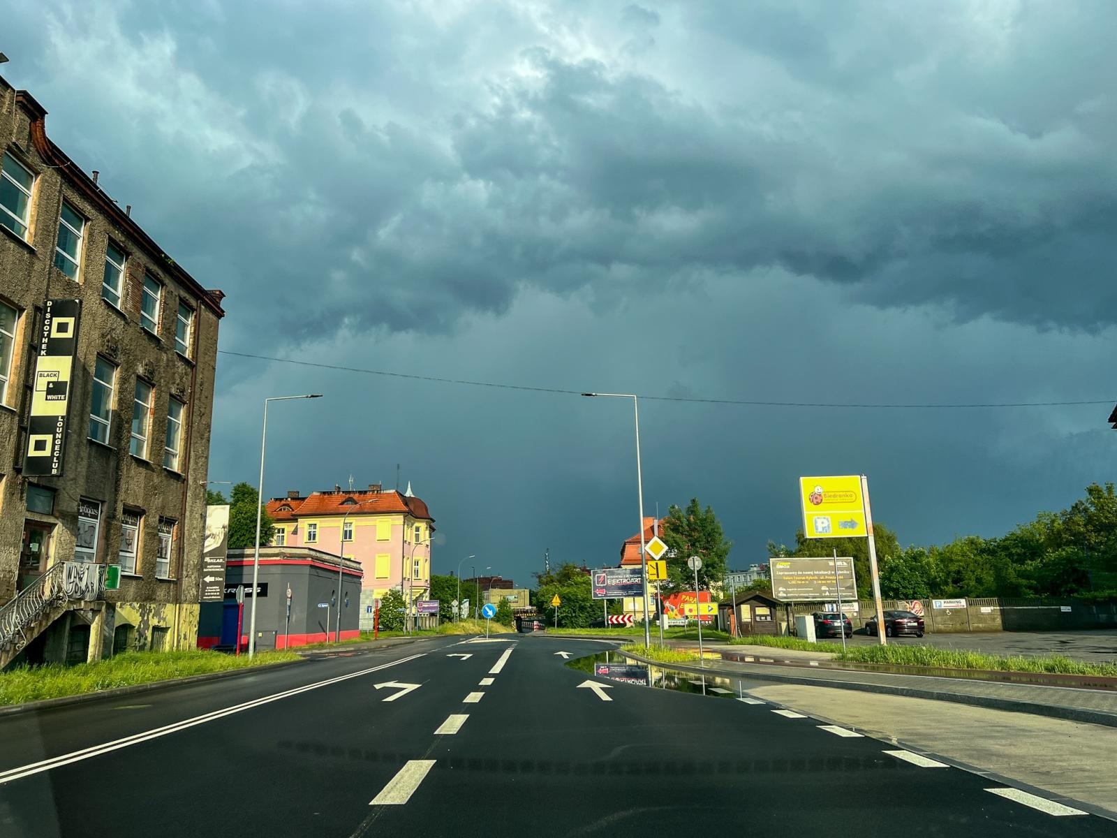Zdjęcie w galerii na portalu naszraciborz.pl: Wielkie sprzątanie w Pawłowie. Podtopione wiadukty w Raciborzu [FOTO] wiadomości z regionu