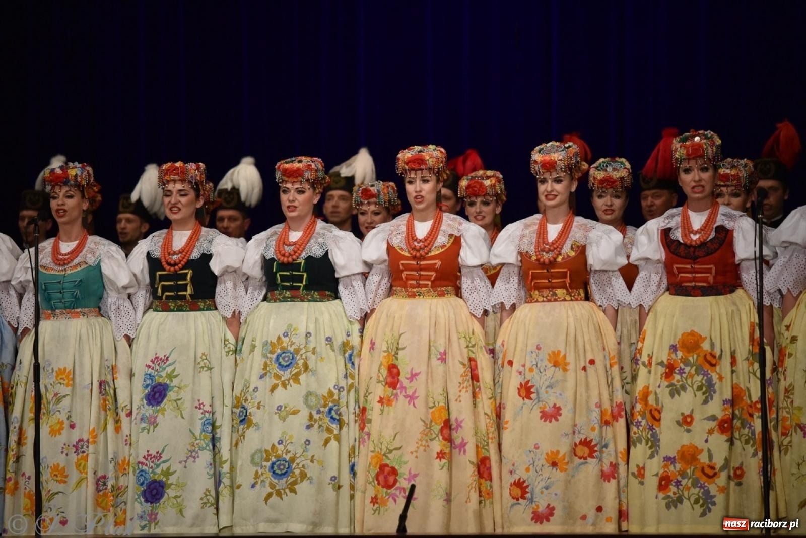 Zdjęcie w galerii na portalu naszraciborz.pl: ZPiT ŚLĄSK wrócił do Raciborza. Wyśmienity koncert na deskach RCK-u wiadomości z regionu