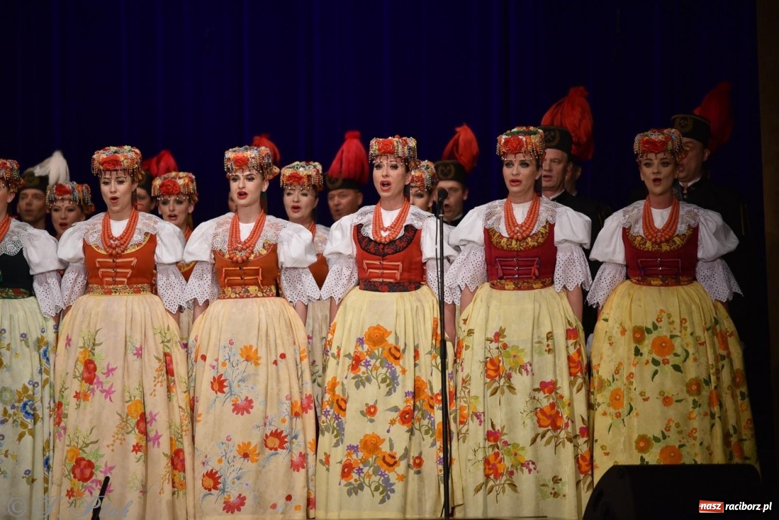 Zdjęcie w galerii na portalu naszraciborz.pl: ZPiT ŚLĄSK wrócił do Raciborza. Wyśmienity koncert na deskach RCK-u wiadomości z regionu