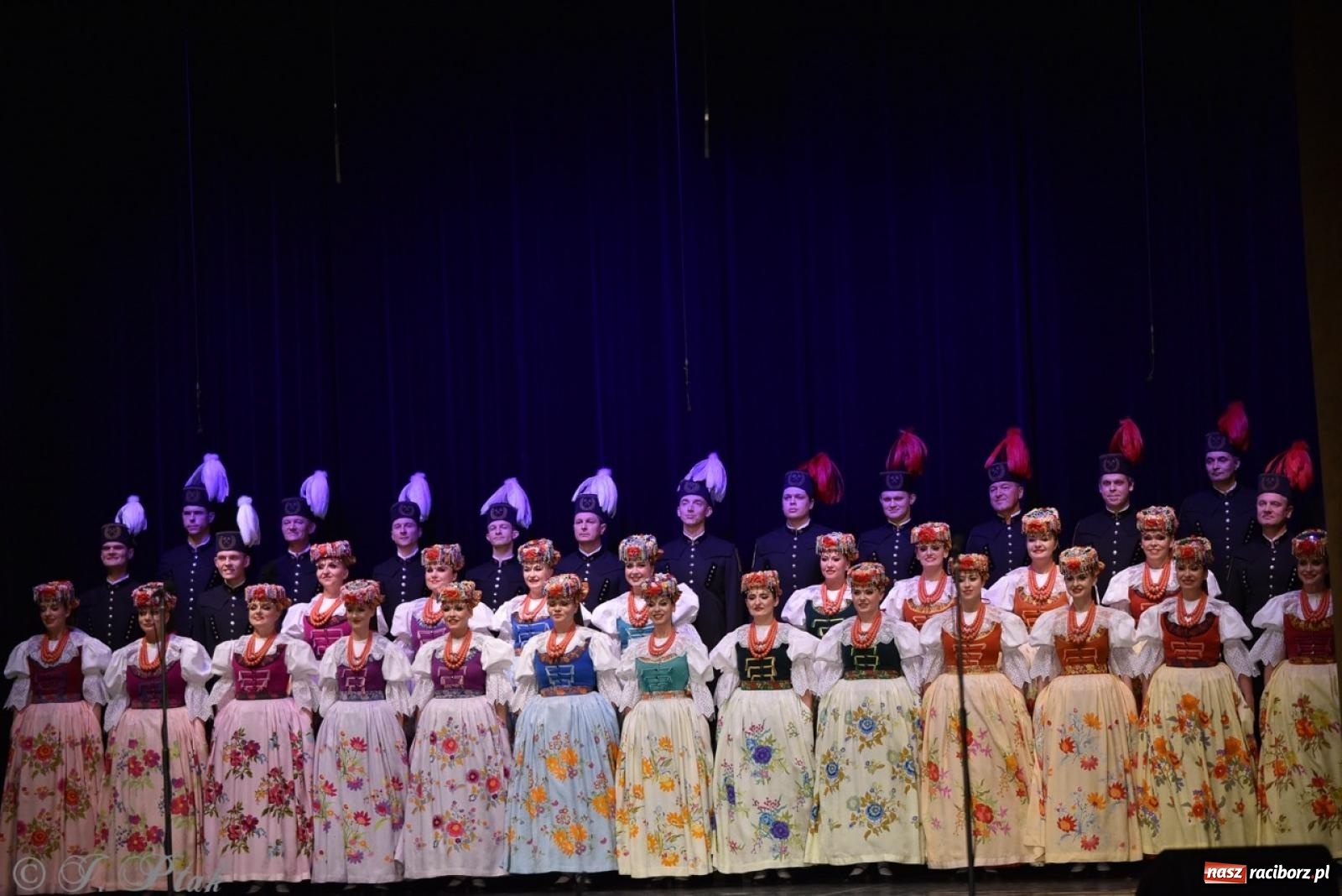 Zdjęcie w galerii na portalu naszraciborz.pl: ZPiT ŚLĄSK wrócił do Raciborza. Wyśmienity koncert na deskach RCK-u wiadomości z regionu