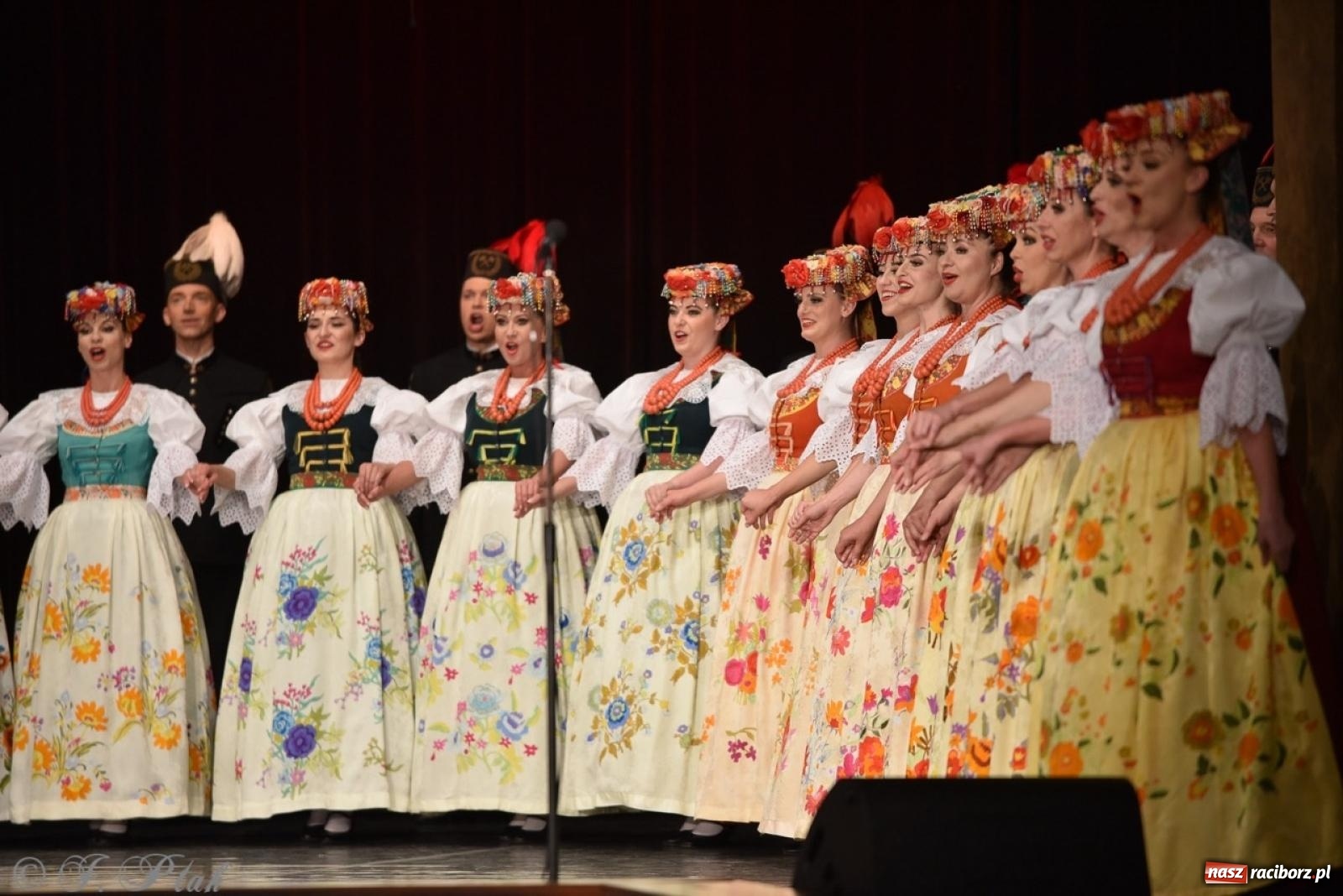 Zdjęcie w galerii na portalu naszraciborz.pl: ZPiT ŚLĄSK wrócił do Raciborza. Wyśmienity koncert na deskach RCK-u wiadomości z regionu