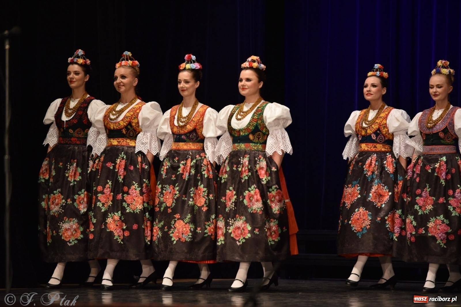 Zdjęcie w galerii na portalu naszraciborz.pl: ZPiT ŚLĄSK wrócił do Raciborza. Wyśmienity koncert na deskach RCK-u wiadomości z regionu