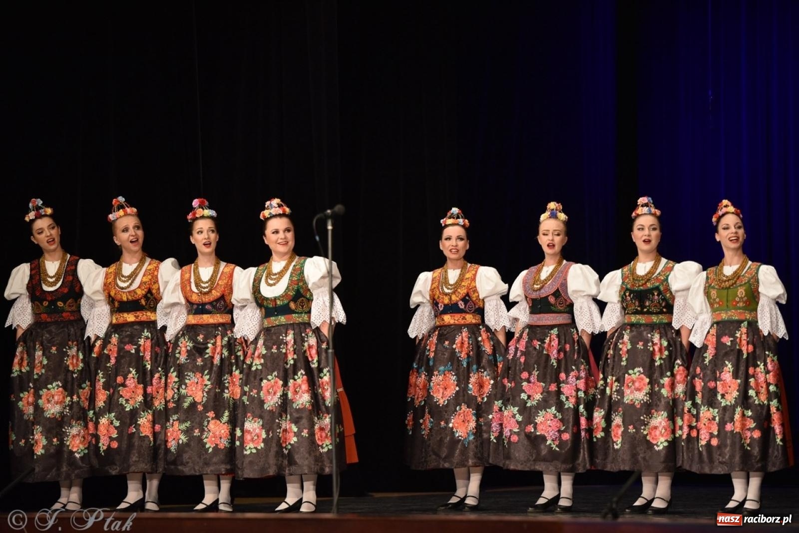 Zdjęcie w galerii na portalu naszraciborz.pl: ZPiT ŚLĄSK wrócił do Raciborza. Wyśmienity koncert na deskach RCK-u wiadomości z regionu