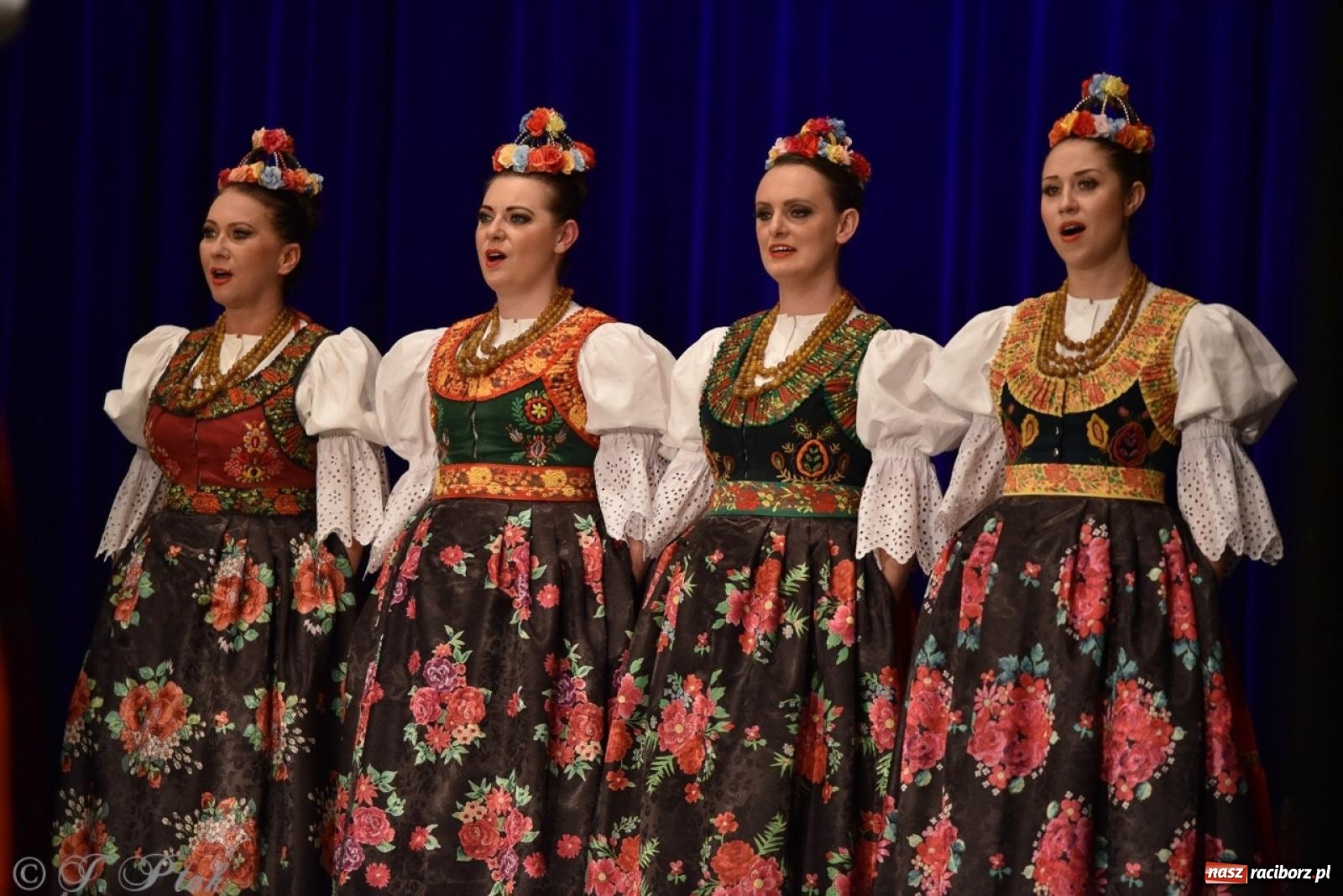 Zdjęcie w galerii na portalu naszraciborz.pl: ZPiT ŚLĄSK wrócił do Raciborza. Wyśmienity koncert na deskach RCK-u wiadomości z regionu