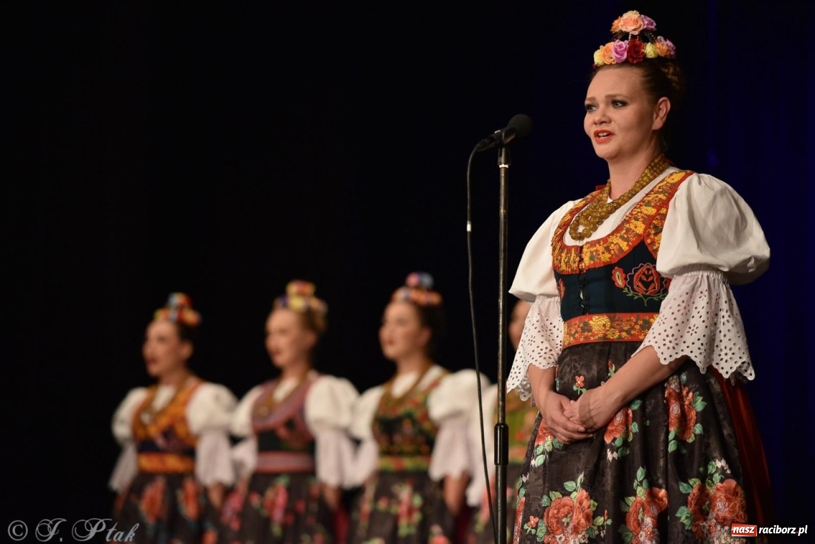 Zdjęcie w galerii na portalu naszraciborz.pl: ZPiT ŚLĄSK wrócił do Raciborza. Wyśmienity koncert na deskach RCK-u wiadomości z regionu