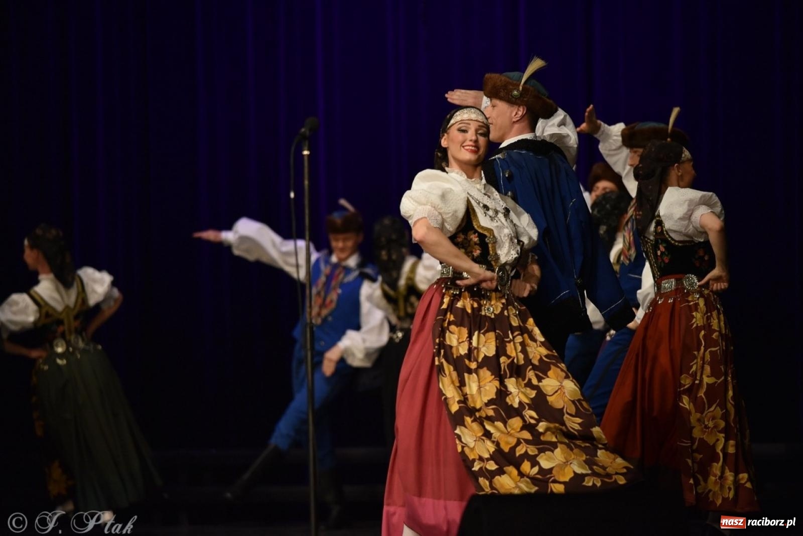 Zdjęcie w galerii na portalu naszraciborz.pl: ZPiT ŚLĄSK wrócił do Raciborza. Wyśmienity koncert na deskach RCK-u wiadomości z regionu