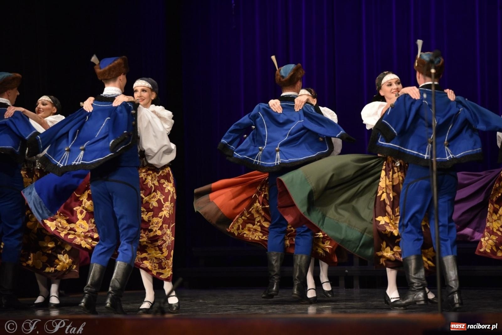 Zdjęcie w galerii na portalu naszraciborz.pl: ZPiT ŚLĄSK wrócił do Raciborza. Wyśmienity koncert na deskach RCK-u wiadomości z regionu