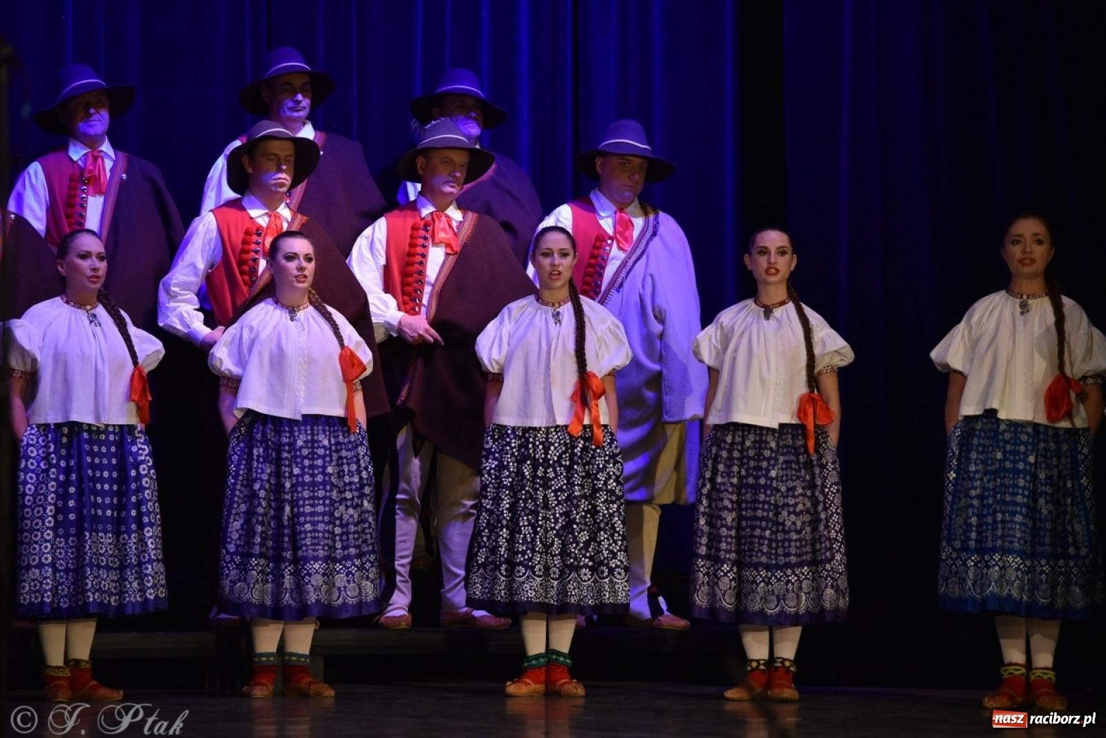 Zdjęcie w galerii na portalu naszraciborz.pl: ZPiT ŚLĄSK wrócił do Raciborza. Wyśmienity koncert na deskach RCK-u wiadomości z regionu