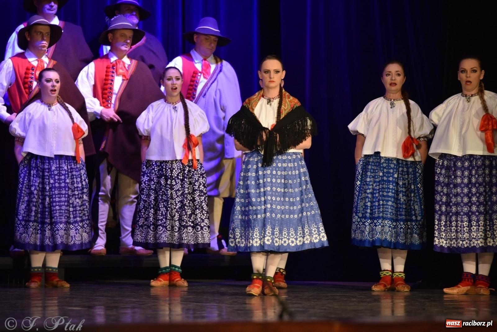 Zdjęcie w galerii na portalu naszraciborz.pl: ZPiT ŚLĄSK wrócił do Raciborza. Wyśmienity koncert na deskach RCK-u wiadomości z regionu