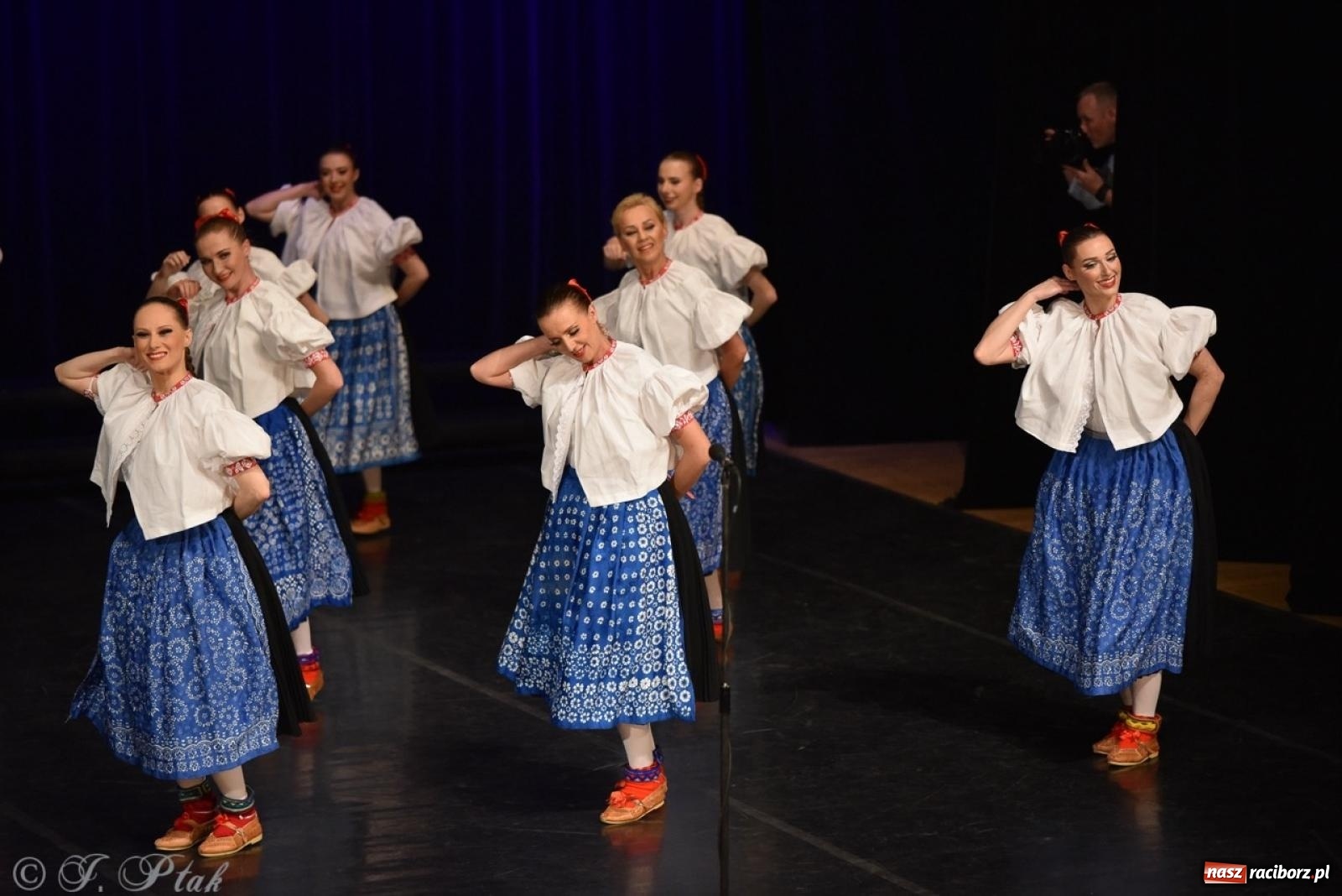 Zdjęcie w galerii na portalu naszraciborz.pl: ZPiT ŚLĄSK wrócił do Raciborza. Wyśmienity koncert na deskach RCK-u wiadomości z regionu