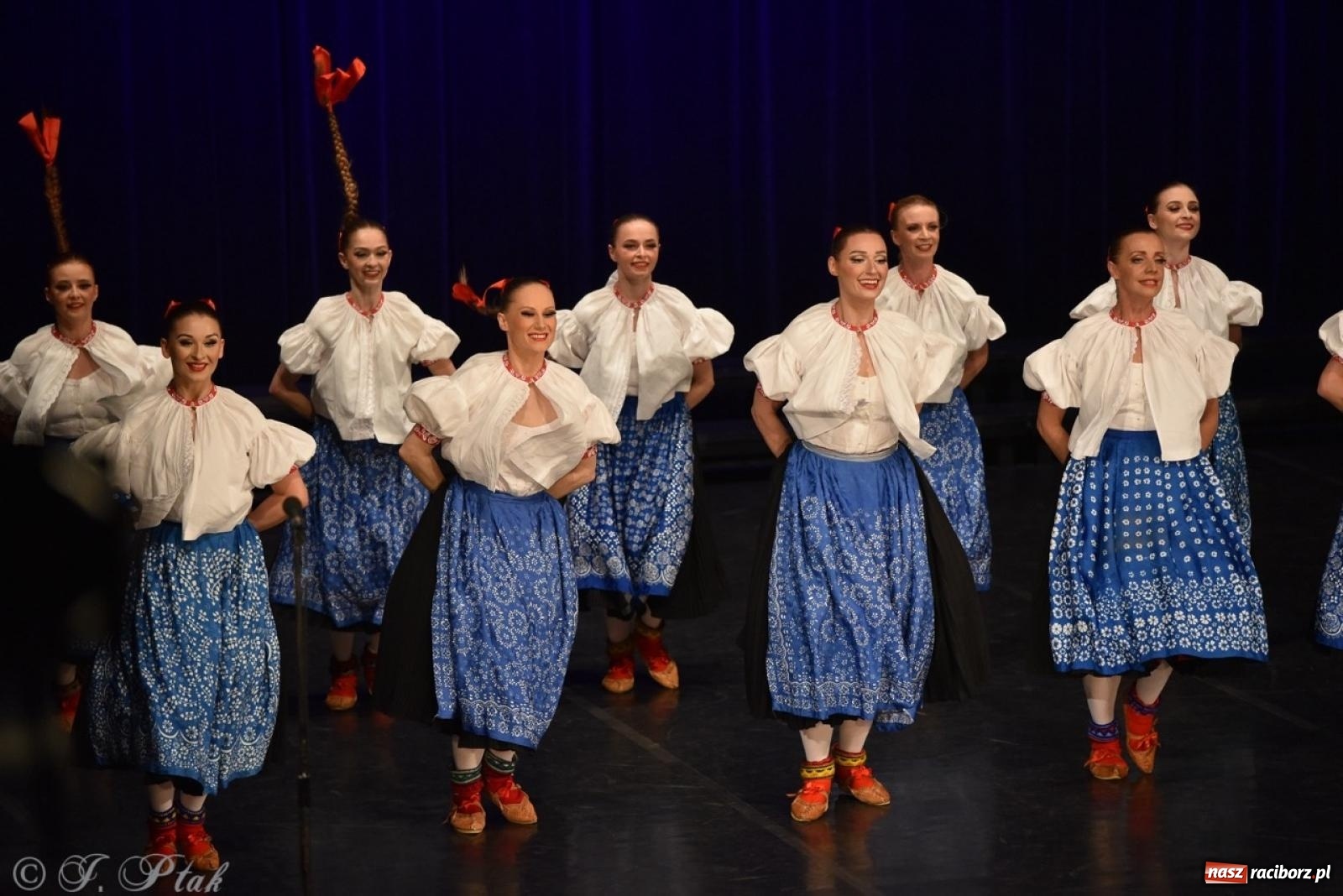 Zdjęcie w galerii na portalu naszraciborz.pl: ZPiT ŚLĄSK wrócił do Raciborza. Wyśmienity koncert na deskach RCK-u wiadomości z regionu