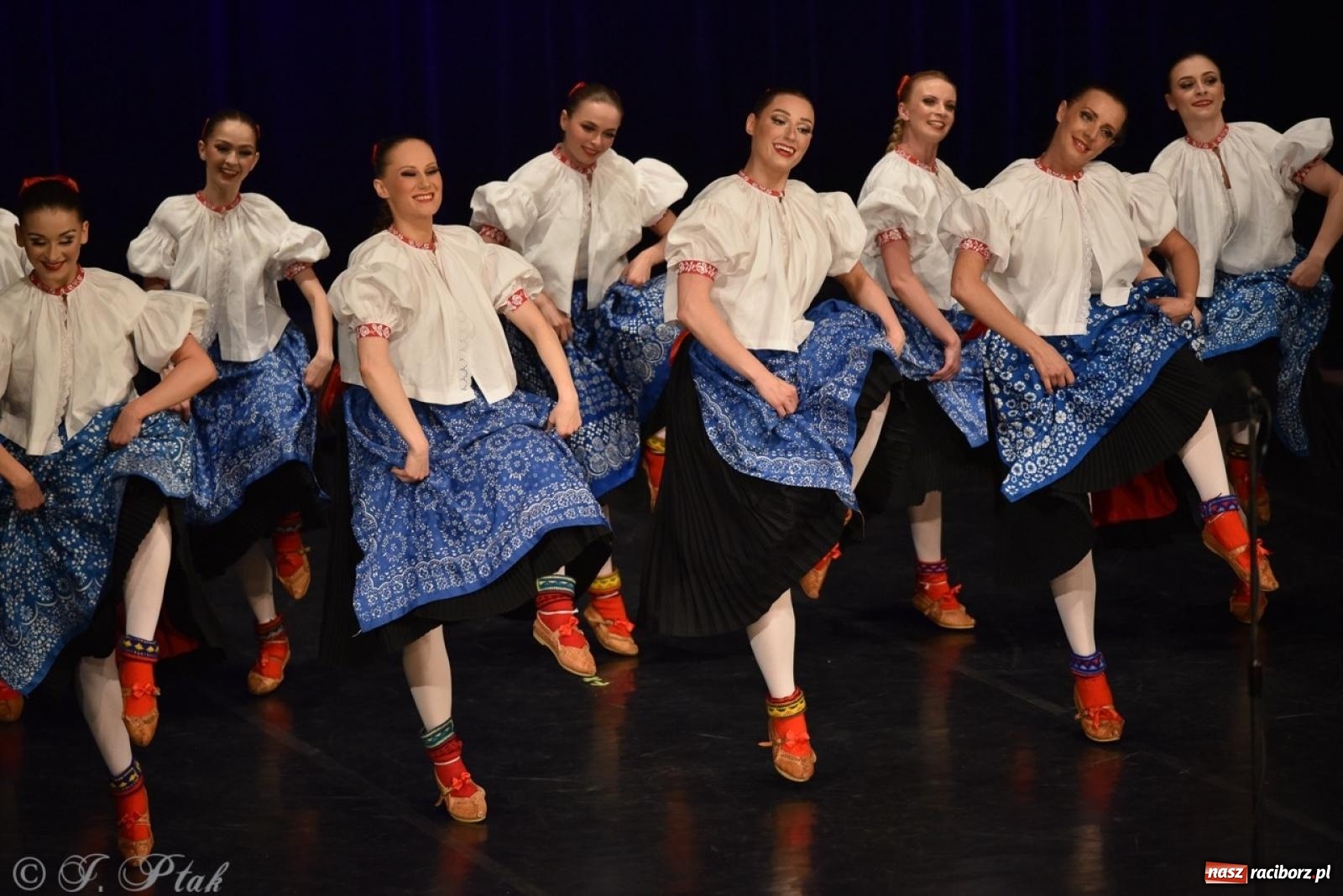 Zdjęcie w galerii na portalu naszraciborz.pl: ZPiT ŚLĄSK wrócił do Raciborza. Wyśmienity koncert na deskach RCK-u wiadomości z regionu