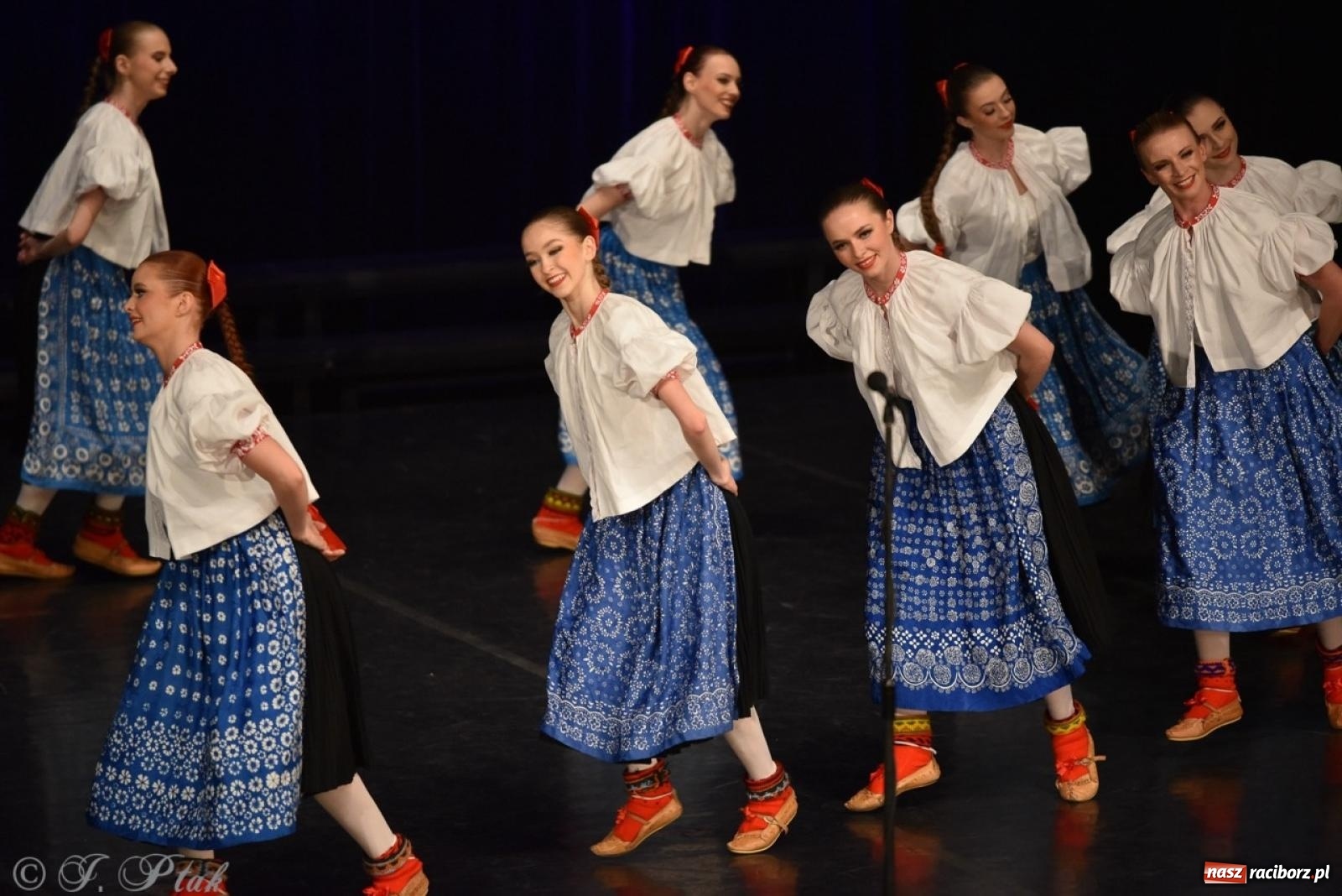 Zdjęcie w galerii na portalu naszraciborz.pl: ZPiT ŚLĄSK wrócił do Raciborza. Wyśmienity koncert na deskach RCK-u wiadomości z regionu