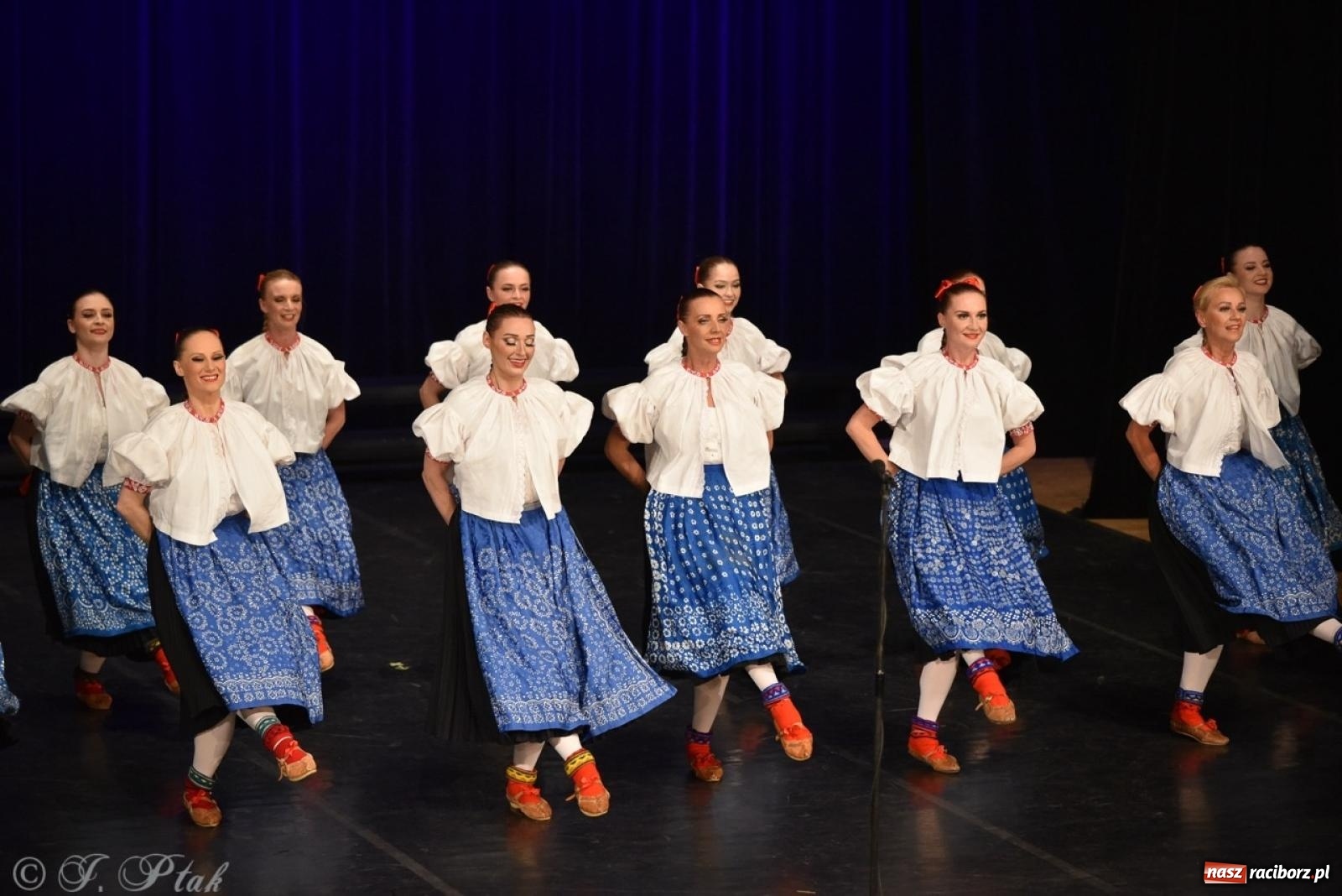 Zdjęcie w galerii na portalu naszraciborz.pl: ZPiT ŚLĄSK wrócił do Raciborza. Wyśmienity koncert na deskach RCK-u wiadomości z regionu