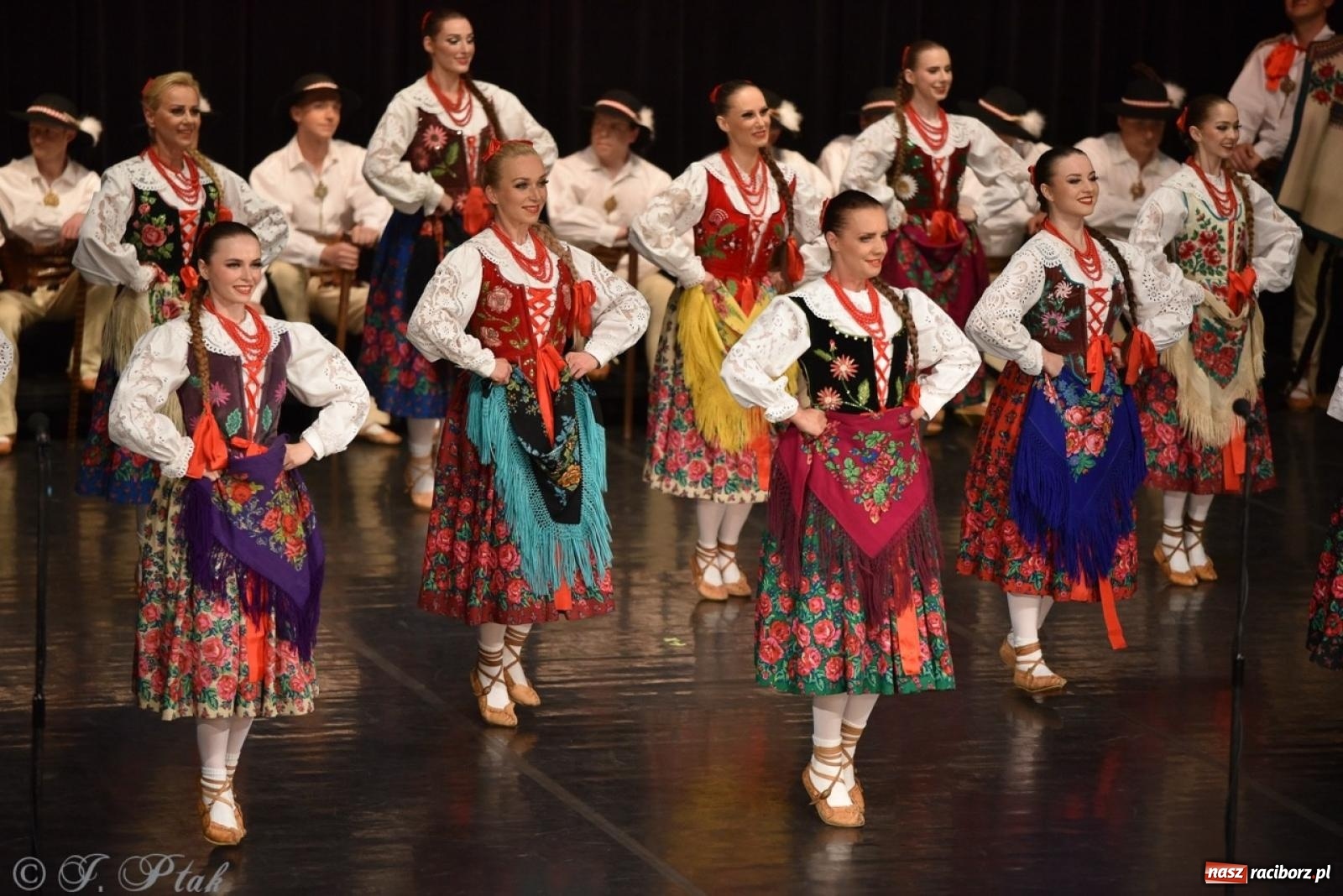 Zdjęcie w galerii na portalu naszraciborz.pl: ZPiT ŚLĄSK wrócił do Raciborza. Wyśmienity koncert na deskach RCK-u wiadomości z regionu