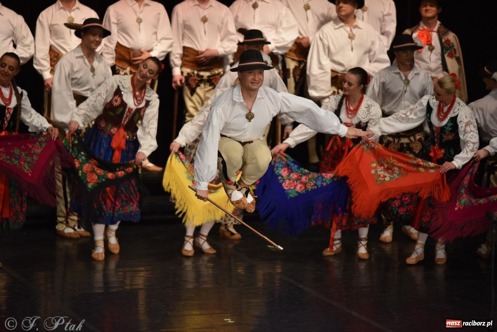 Zdjęcie w galerii na portalu naszraciborz.pl: ZPiT ŚLĄSK wrócił do Raciborza. Wyśmienity koncert na deskach RCK-u wiadomości z regionu