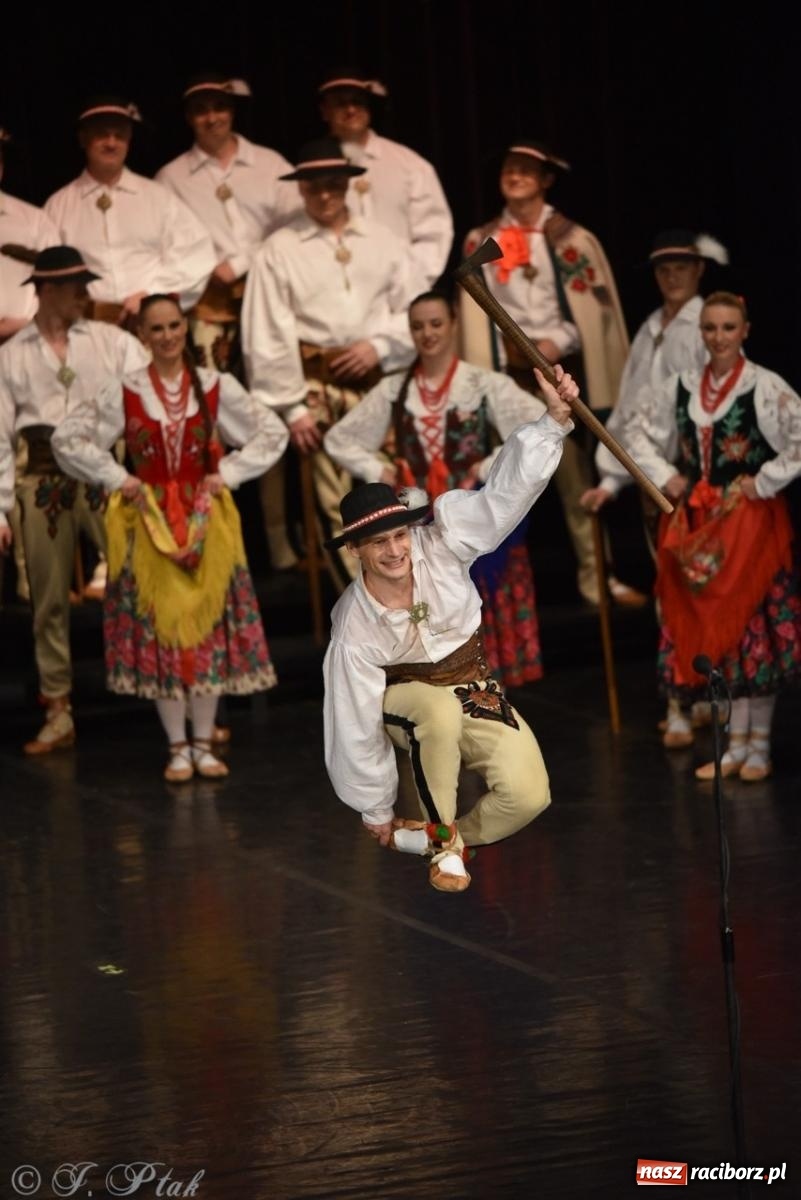 Zdjęcie w galerii na portalu naszraciborz.pl: ZPiT ŚLĄSK wrócił do Raciborza. Wyśmienity koncert na deskach RCK-u wiadomości z regionu