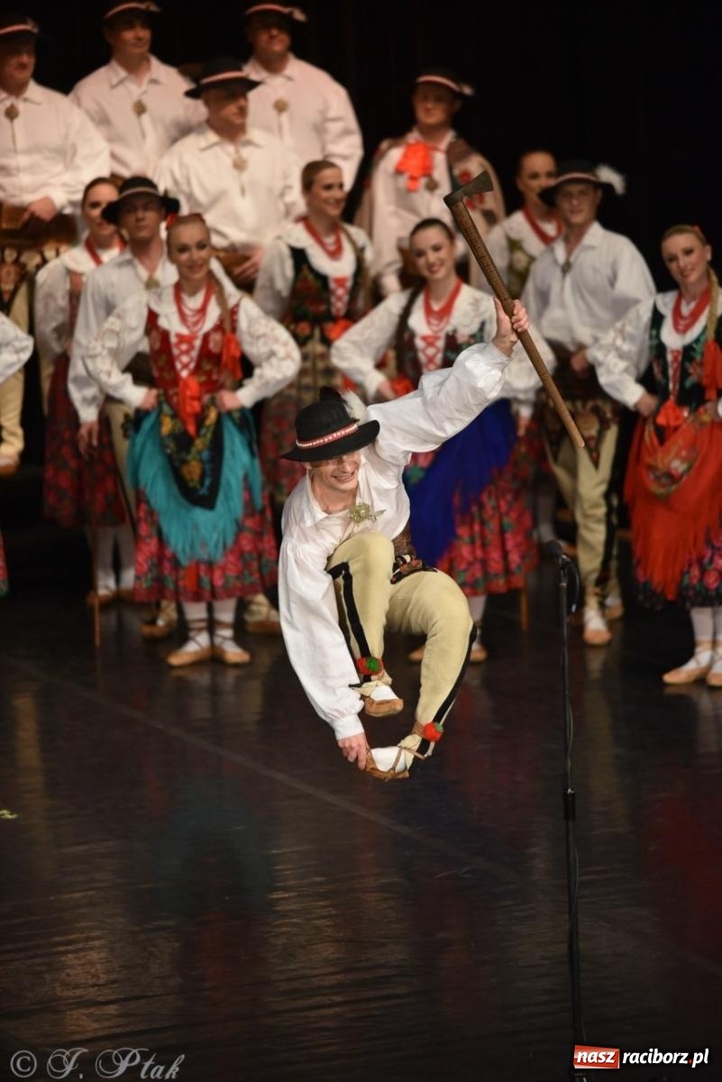 Zdjęcie w galerii na portalu naszraciborz.pl: ZPiT ŚLĄSK wrócił do Raciborza. Wyśmienity koncert na deskach RCK-u wiadomości z regionu