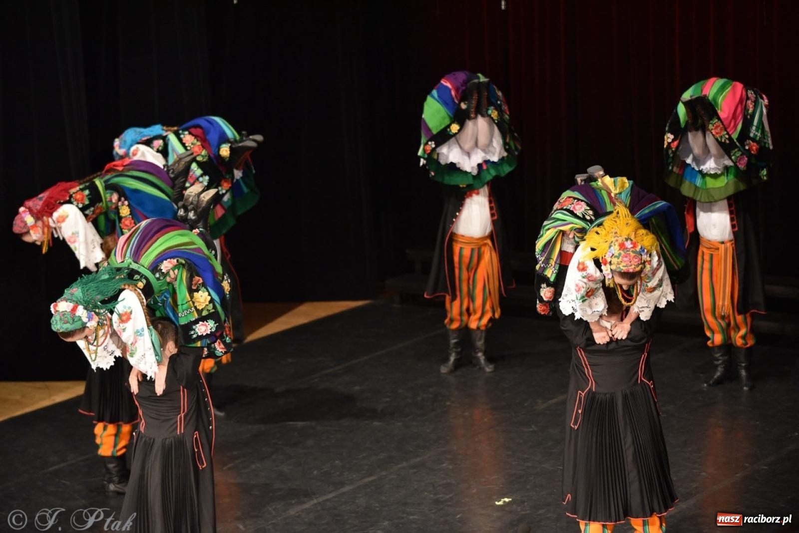 Zdjęcie w galerii na portalu naszraciborz.pl: ZPiT ŚLĄSK wrócił do Raciborza. Wyśmienity koncert na deskach RCK-u wiadomości z regionu