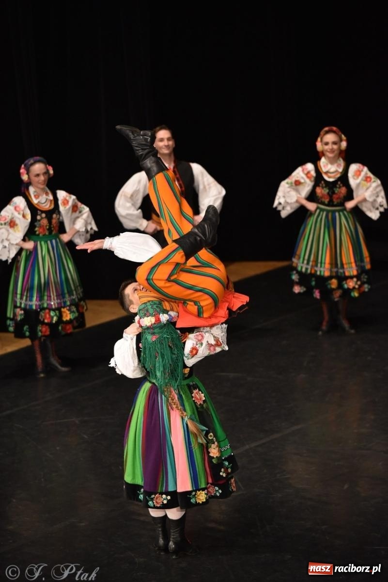 Zdjęcie w galerii na portalu naszraciborz.pl: ZPiT ŚLĄSK wrócił do Raciborza. Wyśmienity koncert na deskach RCK-u wiadomości z regionu