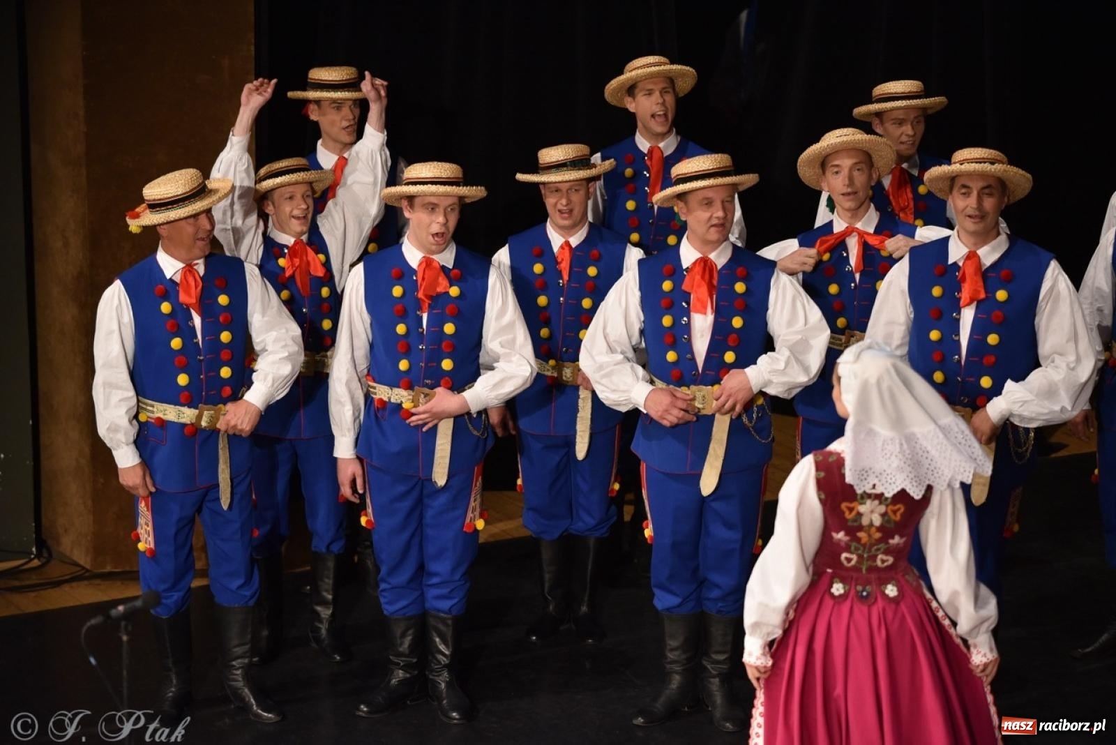 Zdjęcie w galerii na portalu naszraciborz.pl: ZPiT ŚLĄSK wrócił do Raciborza. Wyśmienity koncert na deskach RCK-u wiadomości z regionu