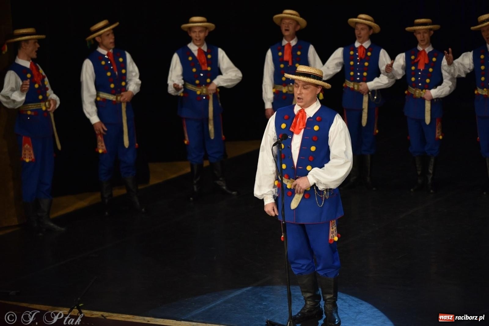 Zdjęcie w galerii na portalu naszraciborz.pl: ZPiT ŚLĄSK wrócił do Raciborza. Wyśmienity koncert na deskach RCK-u wiadomości z regionu