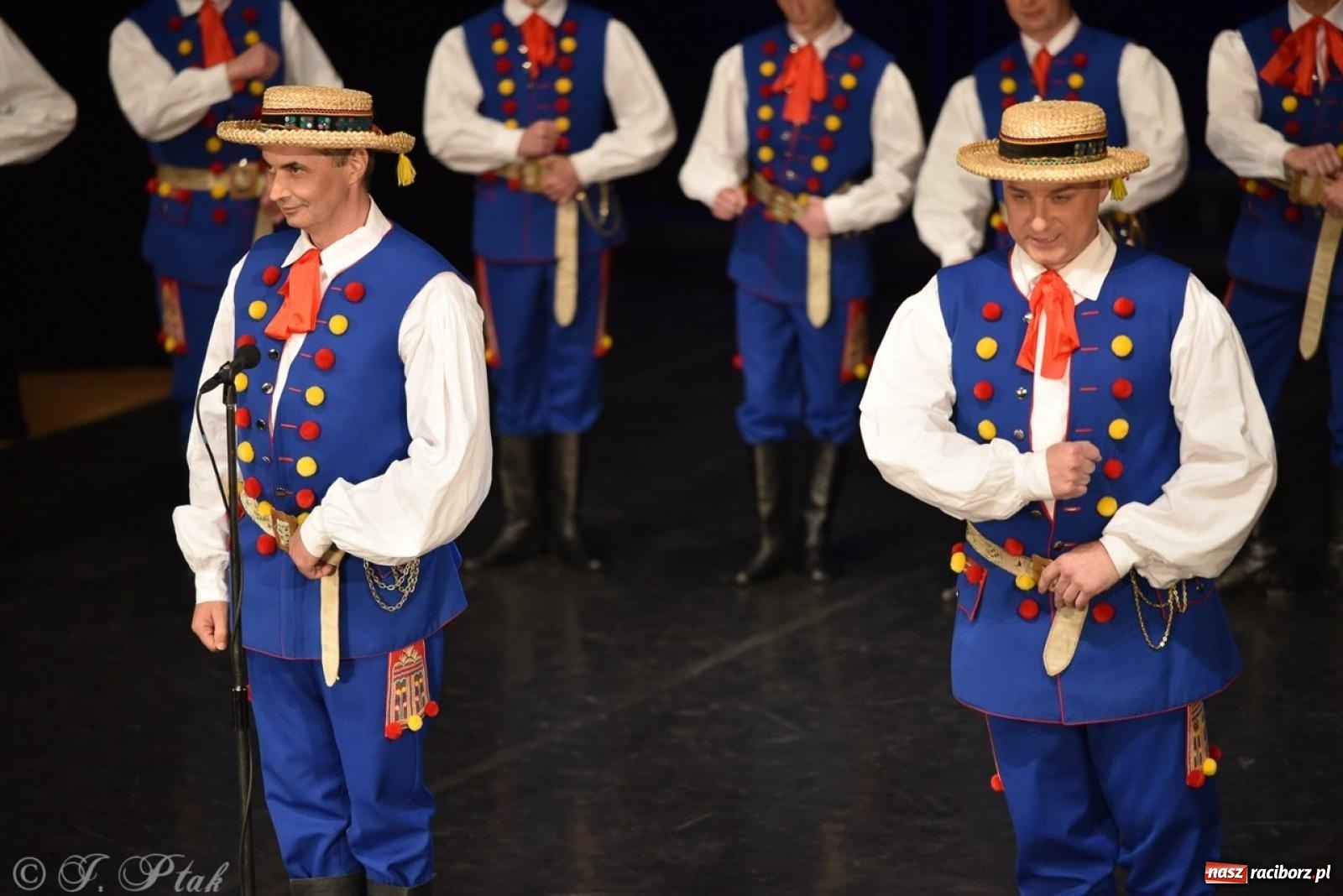 Zdjęcie w galerii na portalu naszraciborz.pl: ZPiT ŚLĄSK wrócił do Raciborza. Wyśmienity koncert na deskach RCK-u wiadomości z regionu