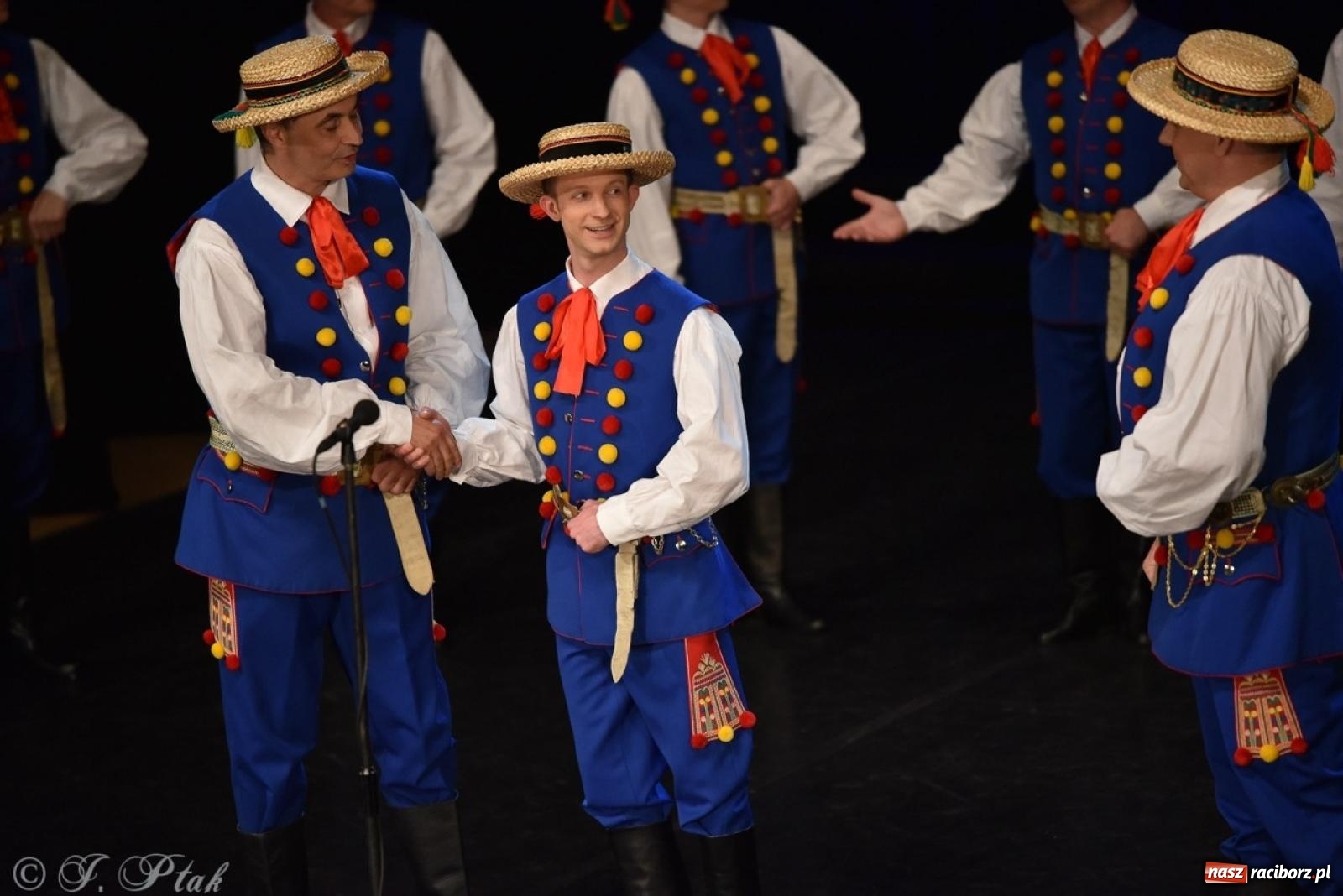 Zdjęcie w galerii na portalu naszraciborz.pl: ZPiT ŚLĄSK wrócił do Raciborza. Wyśmienity koncert na deskach RCK-u wiadomości z regionu