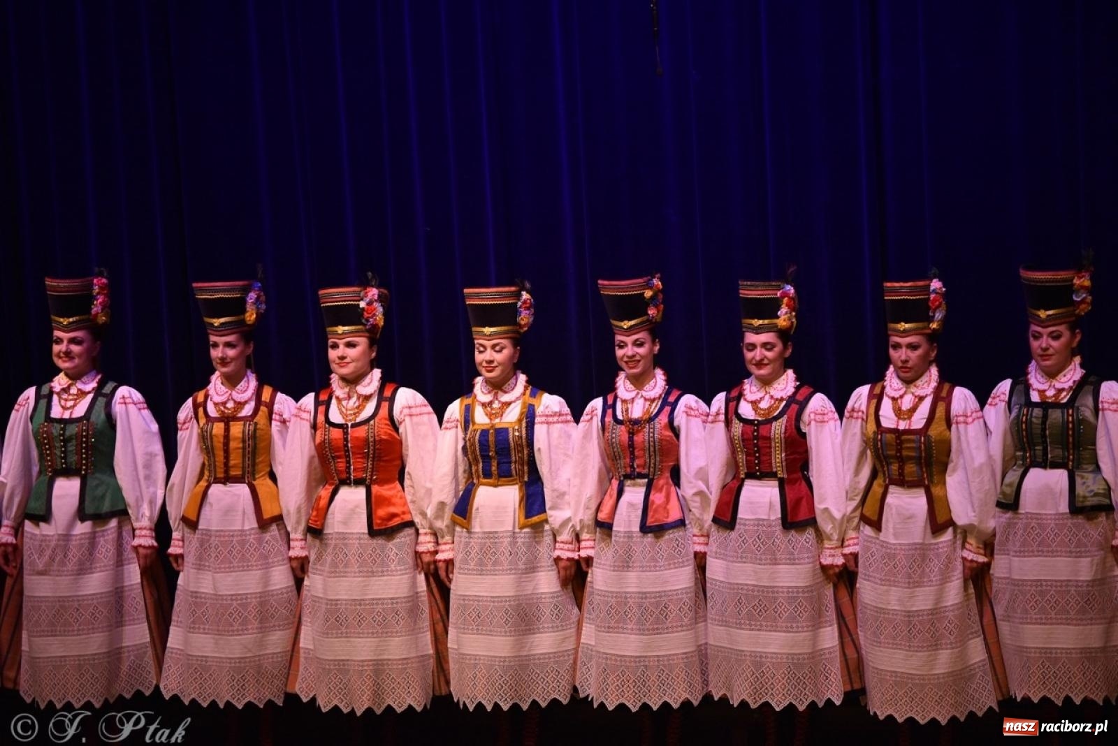 Zdjęcie w galerii na portalu naszraciborz.pl: ZPiT ŚLĄSK wrócił do Raciborza. Wyśmienity koncert na deskach RCK-u wiadomości z regionu