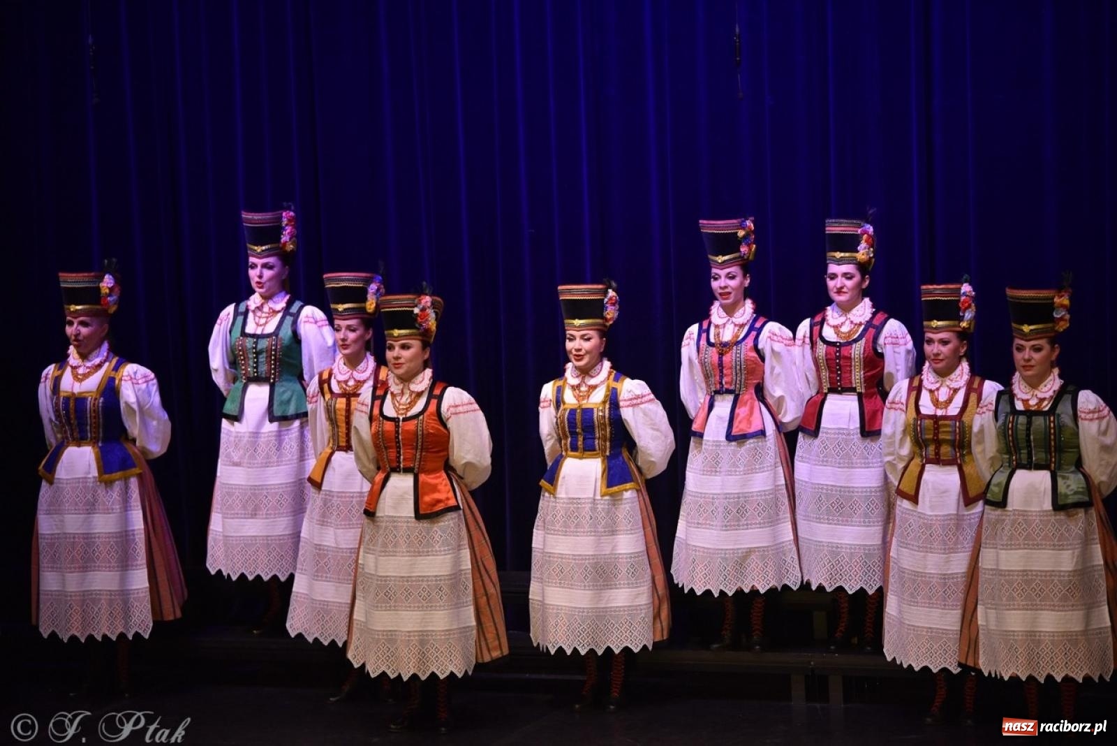 Zdjęcie w galerii na portalu naszraciborz.pl: ZPiT ŚLĄSK wrócił do Raciborza. Wyśmienity koncert na deskach RCK-u wiadomości z regionu