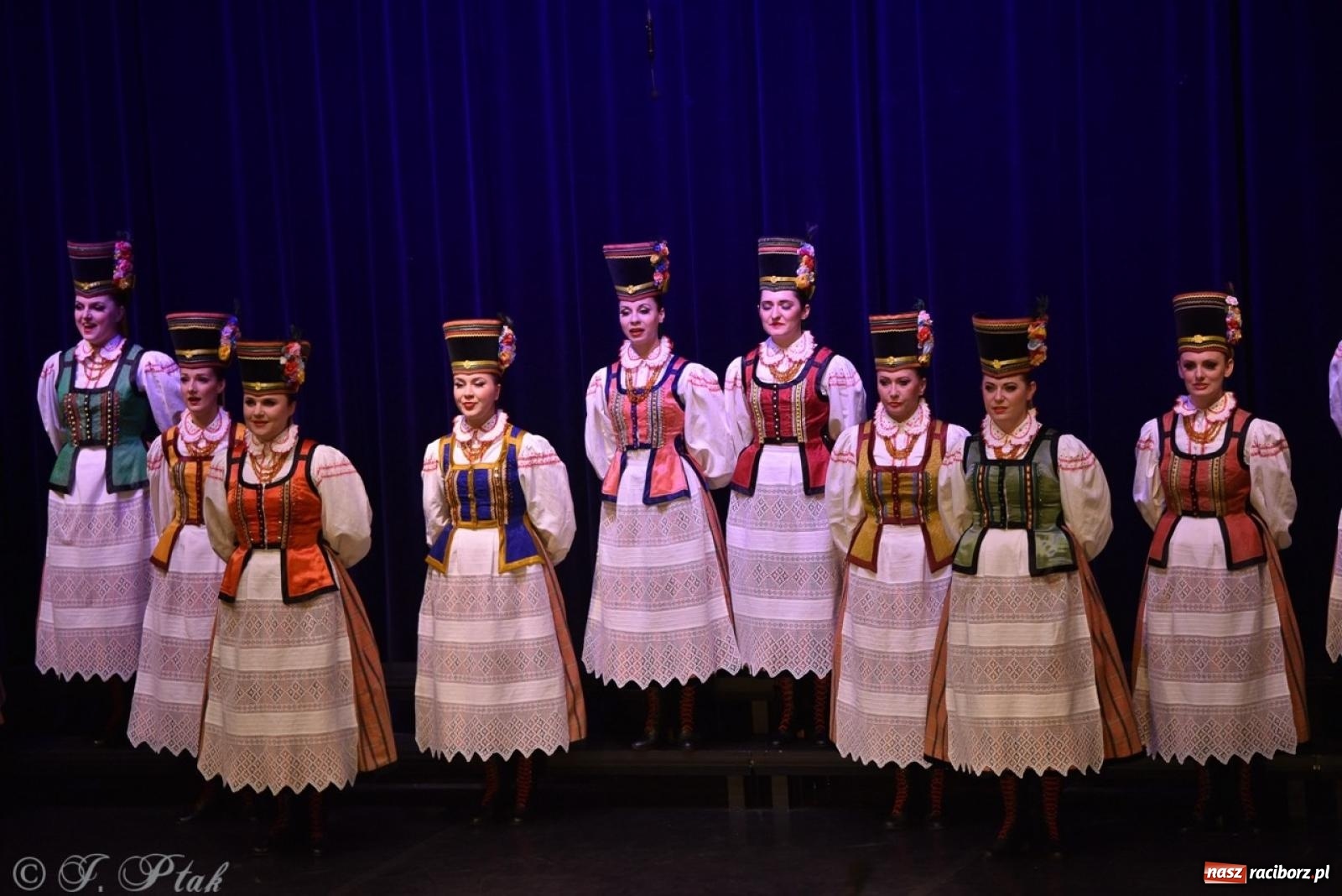 Zdjęcie w galerii na portalu naszraciborz.pl: ZPiT ŚLĄSK wrócił do Raciborza. Wyśmienity koncert na deskach RCK-u wiadomości z regionu