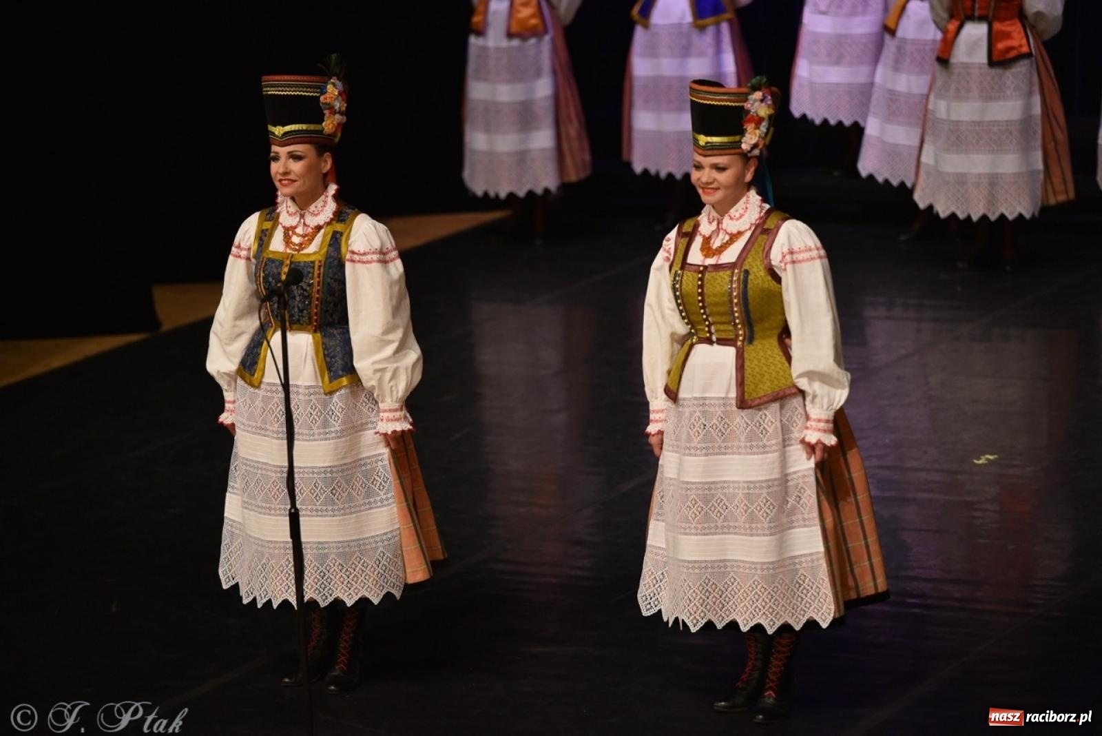 Zdjęcie w galerii na portalu naszraciborz.pl: ZPiT ŚLĄSK wrócił do Raciborza. Wyśmienity koncert na deskach RCK-u wiadomości z regionu