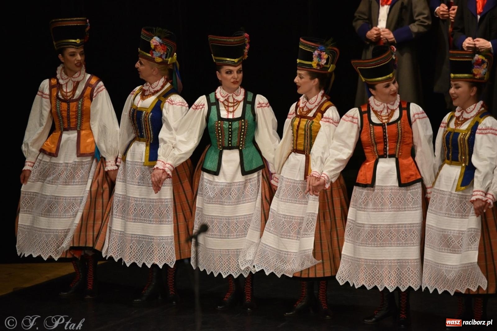 Zdjęcie w galerii na portalu naszraciborz.pl: ZPiT ŚLĄSK wrócił do Raciborza. Wyśmienity koncert na deskach RCK-u wiadomości z regionu