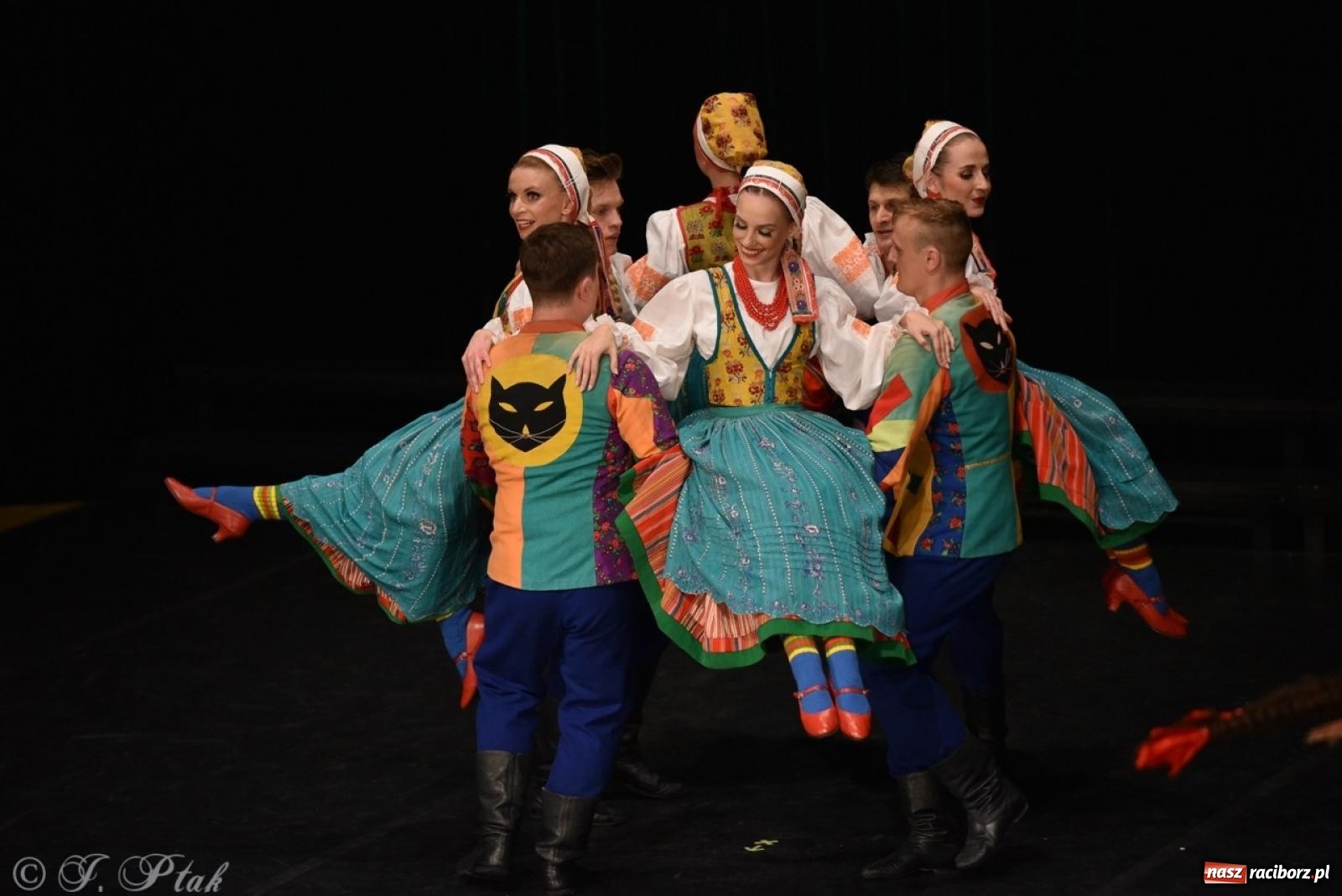 Zdjęcie w galerii na portalu naszraciborz.pl: ZPiT ŚLĄSK wrócił do Raciborza. Wyśmienity koncert na deskach RCK-u wiadomości z regionu