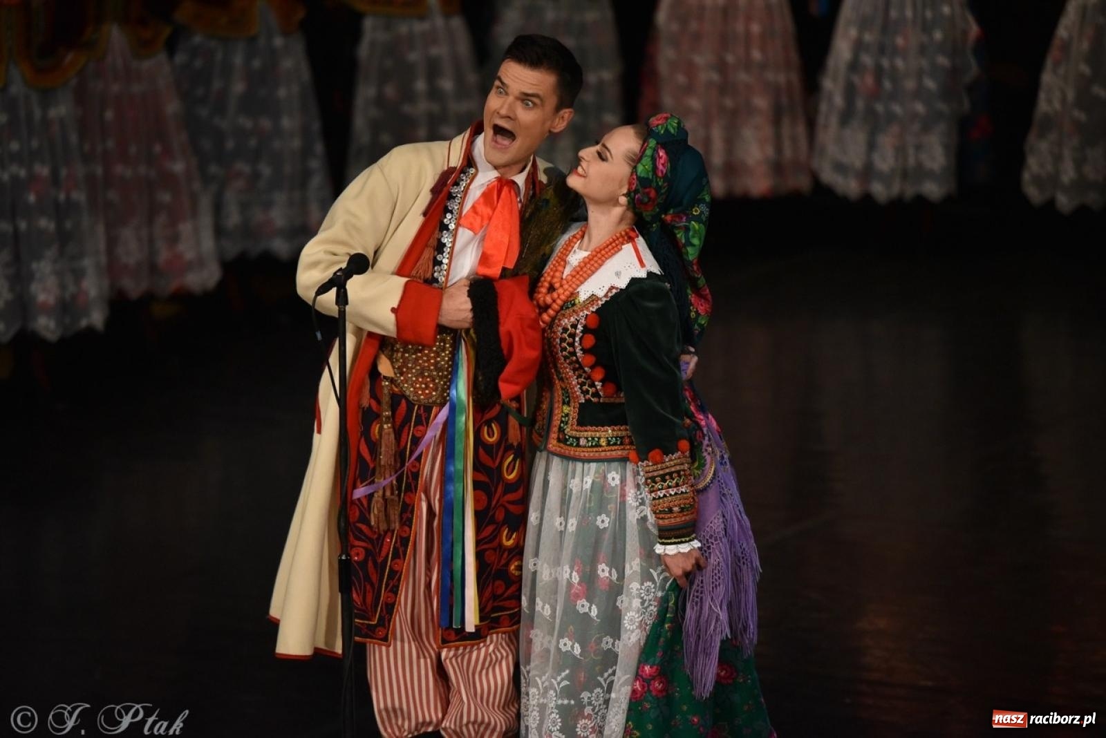 Zdjęcie w galerii na portalu naszraciborz.pl: ZPiT ŚLĄSK wrócił do Raciborza. Wyśmienity koncert na deskach RCK-u wiadomości z regionu