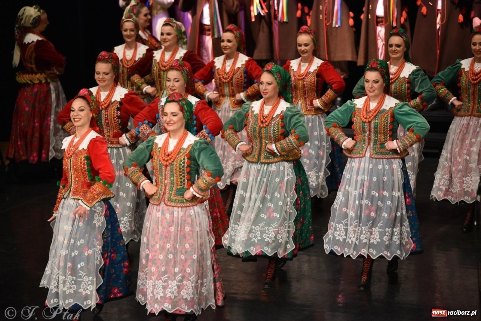 Zdjęcie w galerii na portalu naszraciborz.pl: ZPiT ŚLĄSK wrócił do Raciborza. Wyśmienity koncert na deskach RCK-u wiadomości z regionu