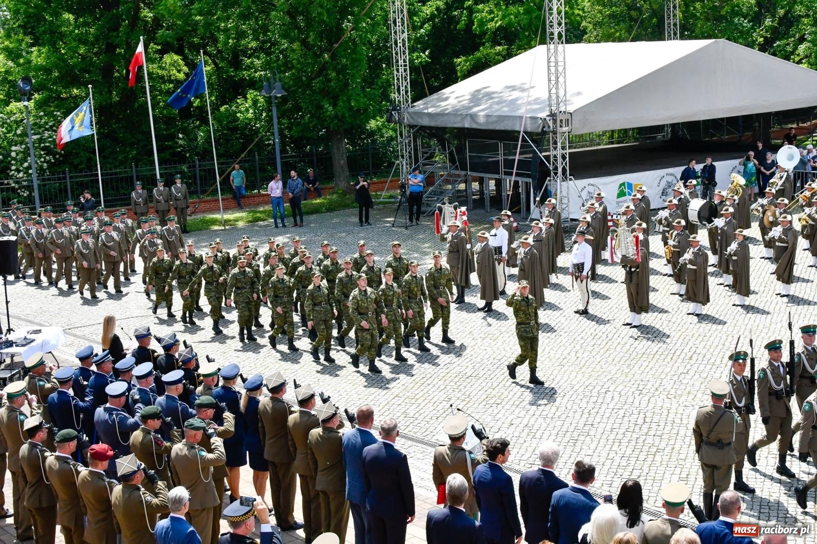 Zdjęcie w galerii na portalu naszraciborz.pl: Śląska Straż Graniczna świętowała na raciborskim zamku [FOTO i WIDEO] wiadomości z regionu