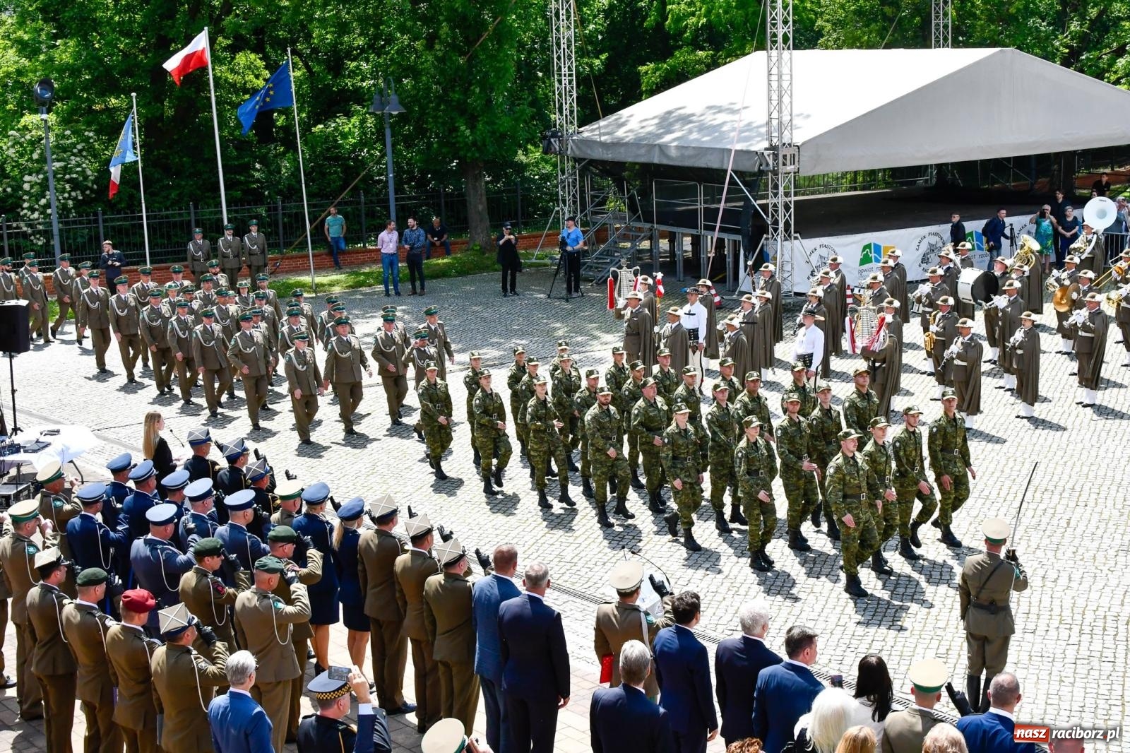 Zdjęcie w galerii na portalu naszraciborz.pl: Śląska Straż Graniczna świętowała na raciborskim zamku [FOTO i WIDEO] wiadomości z regionu
