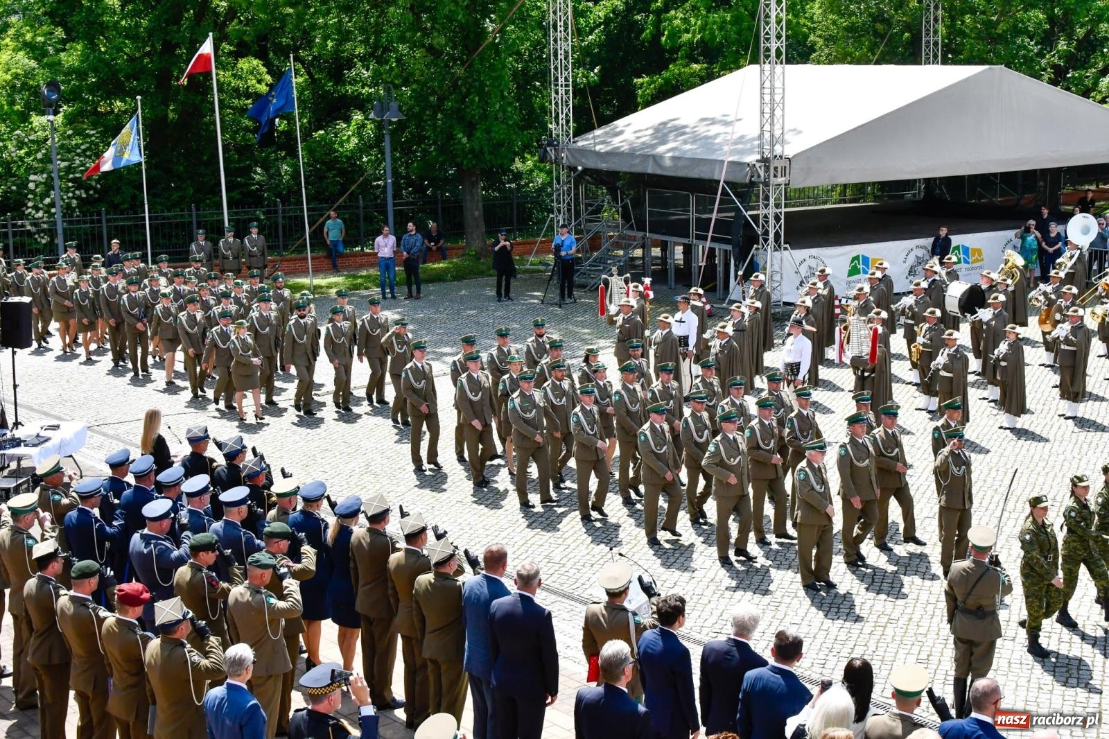 Zdjęcie w galerii na portalu naszraciborz.pl: Śląska Straż Graniczna świętowała na raciborskim zamku [FOTO i WIDEO] wiadomości z regionu