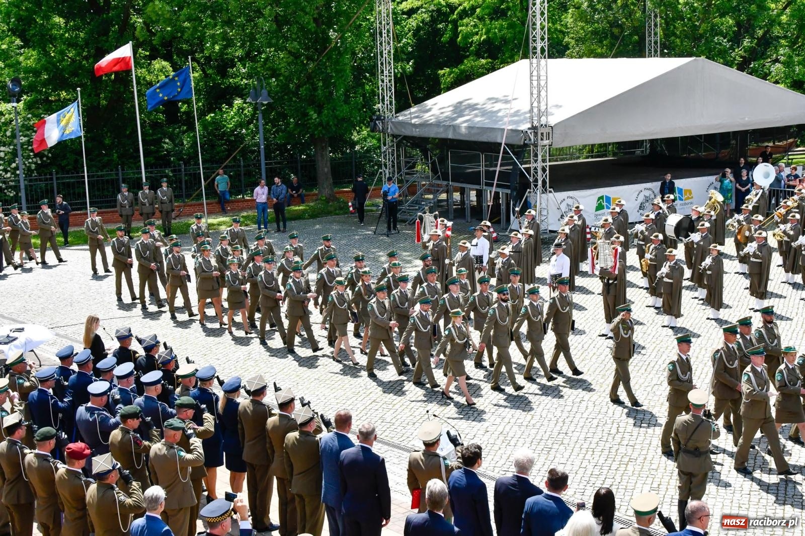Zdjęcie w galerii na portalu naszraciborz.pl: Śląska Straż Graniczna świętowała na raciborskim zamku [FOTO i WIDEO] wiadomości z regionu