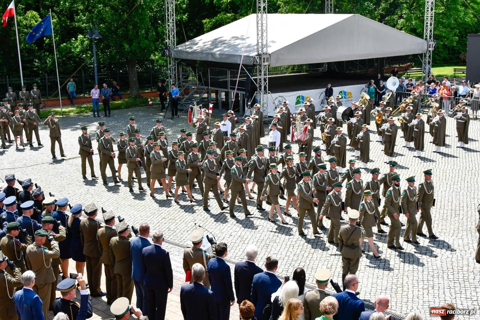 Zdjęcie w galerii na portalu naszraciborz.pl: Śląska Straż Graniczna świętowała na raciborskim zamku [FOTO i WIDEO] wiadomości z regionu