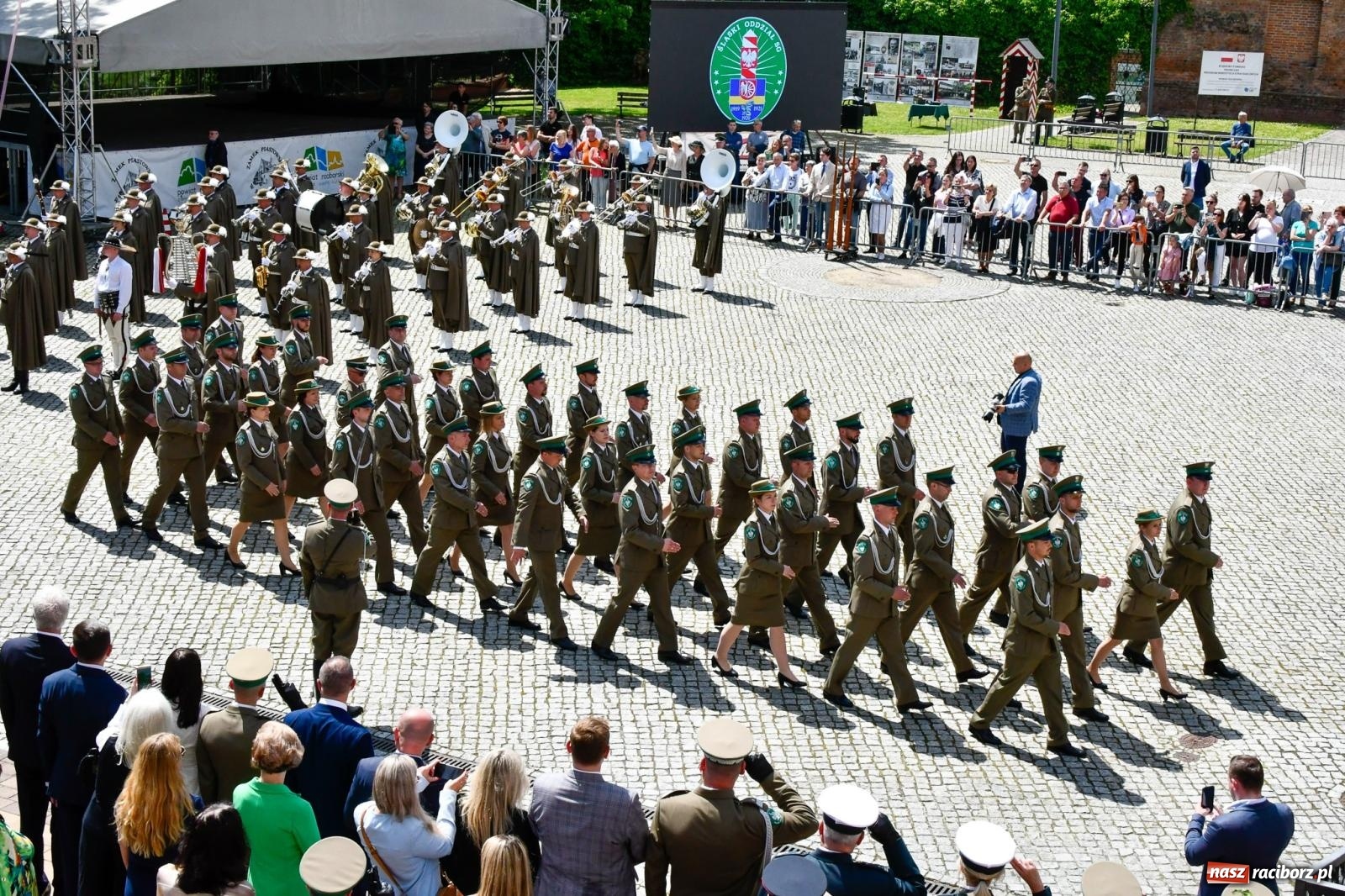 Zdjęcie w galerii na portalu naszraciborz.pl: Śląska Straż Graniczna świętowała na raciborskim zamku [FOTO i WIDEO] wiadomości z regionu