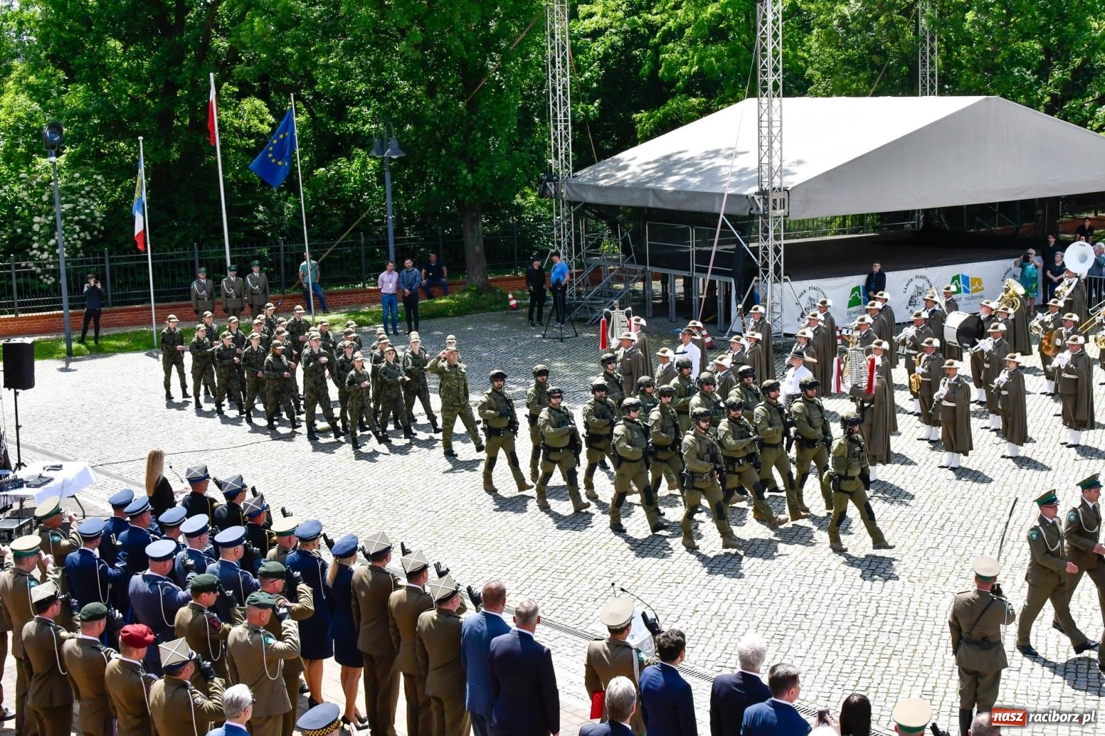 Zdjęcie w galerii na portalu naszraciborz.pl: Śląska Straż Graniczna świętowała na raciborskim zamku [FOTO i WIDEO] wiadomości z regionu
