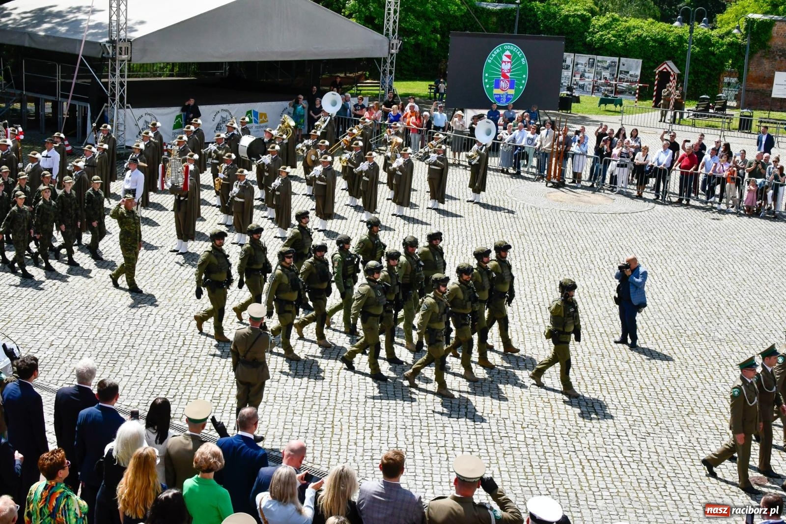Zdjęcie w galerii na portalu naszraciborz.pl: Śląska Straż Graniczna świętowała na raciborskim zamku [FOTO i WIDEO] wiadomości z regionu