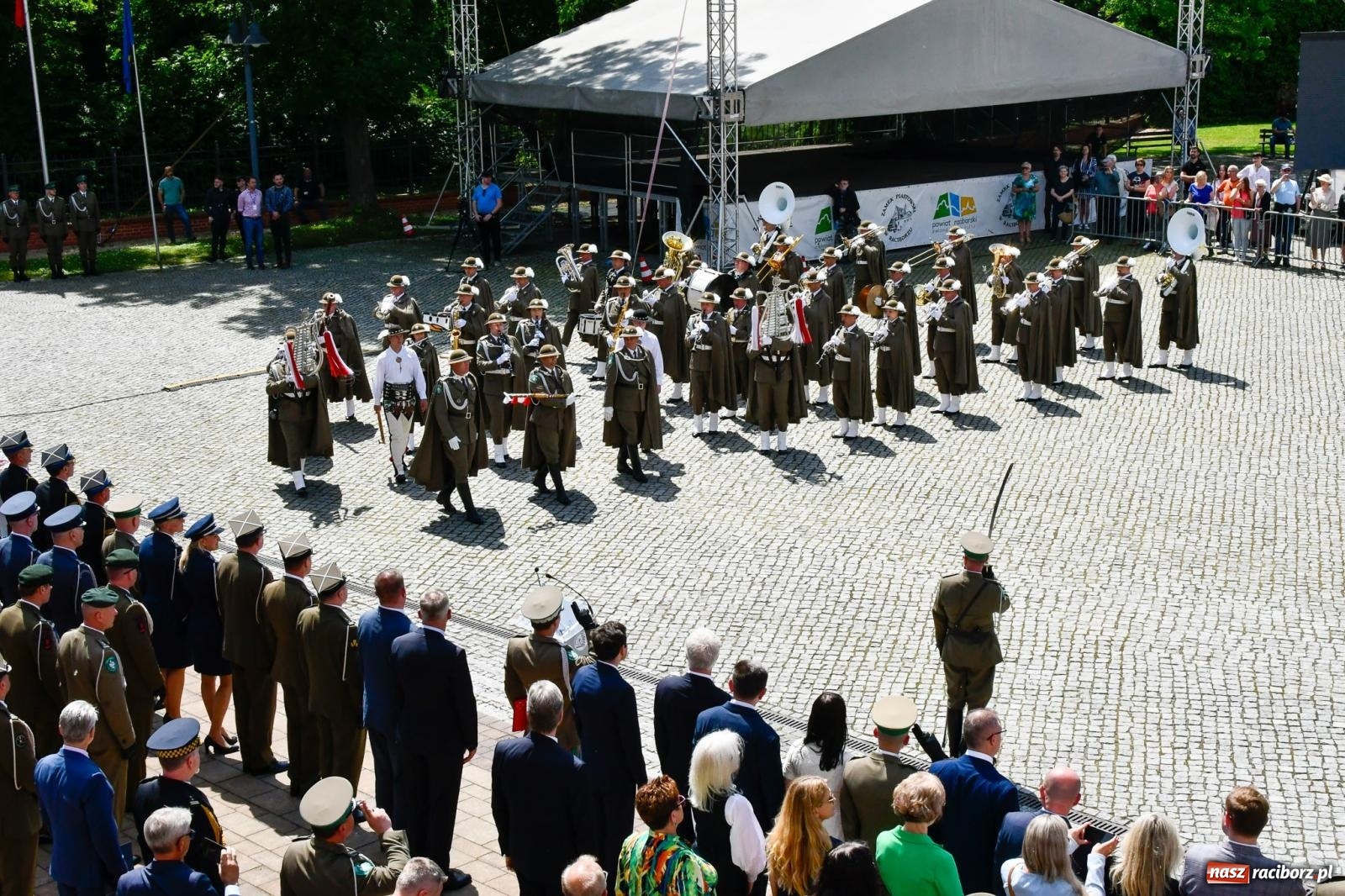 Zdjęcie w galerii na portalu naszraciborz.pl: Śląska Straż Graniczna świętowała na raciborskim zamku [FOTO i WIDEO] wiadomości z regionu